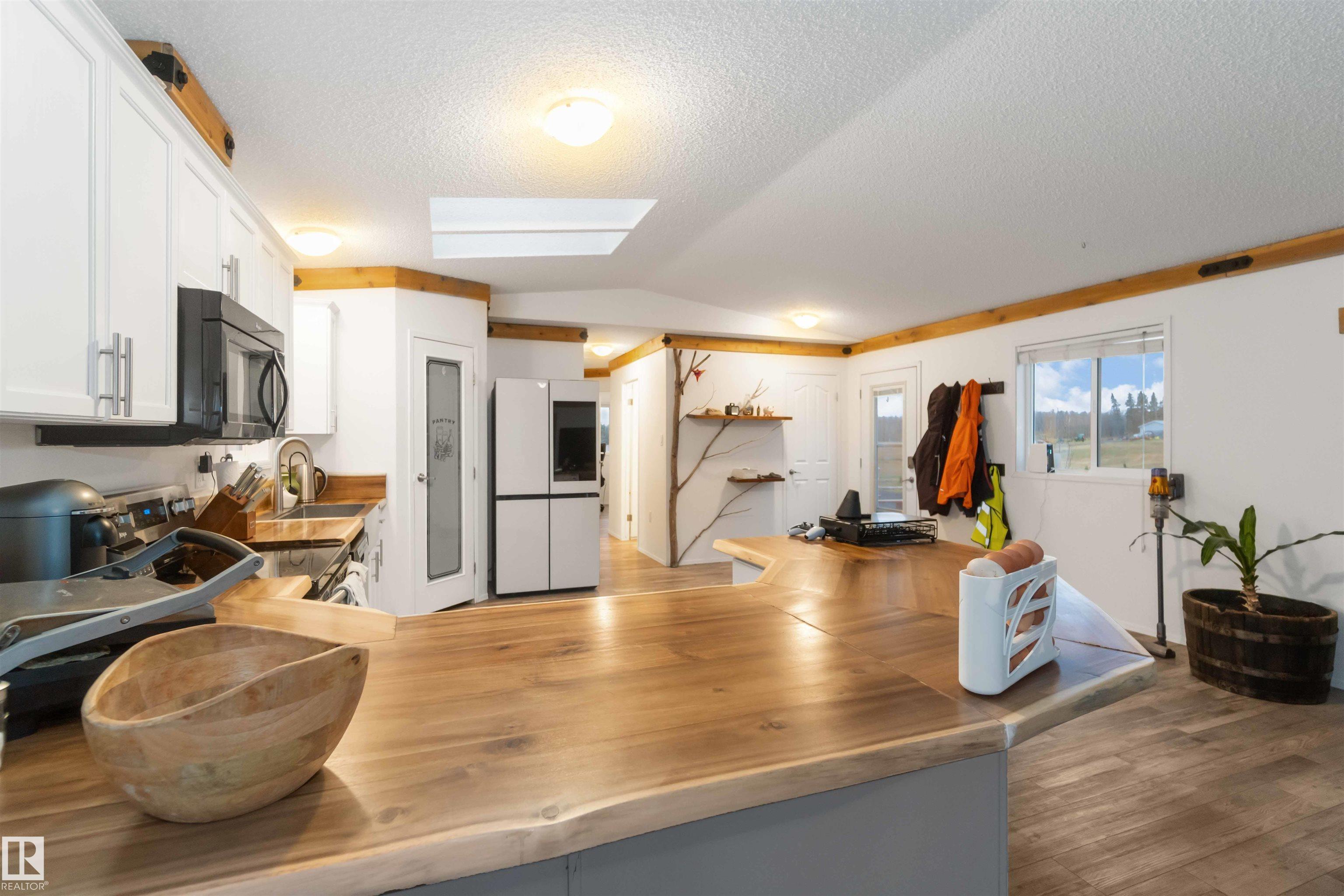 Photo 10 at 53273 Rge Road 215, None, Rural Strathcona County