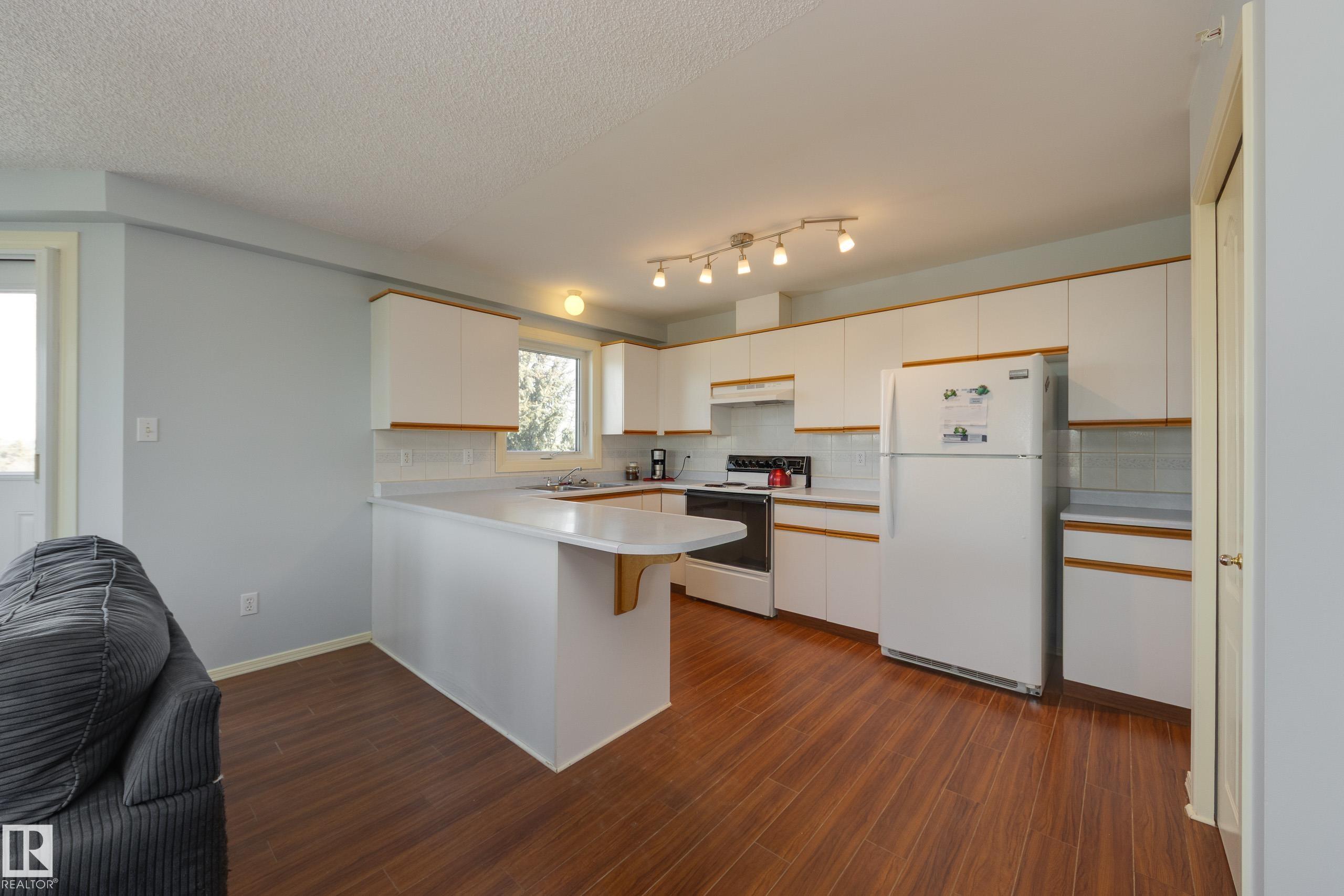 Photo 12 at 402 - 10610 76 Street NW, Forest Heights, Edmonton