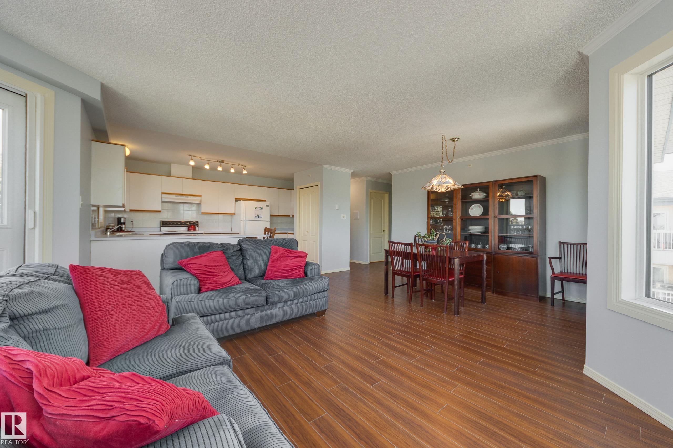 Photo 10 at 402 - 10610 76 Street NW, Forest Heights, Edmonton