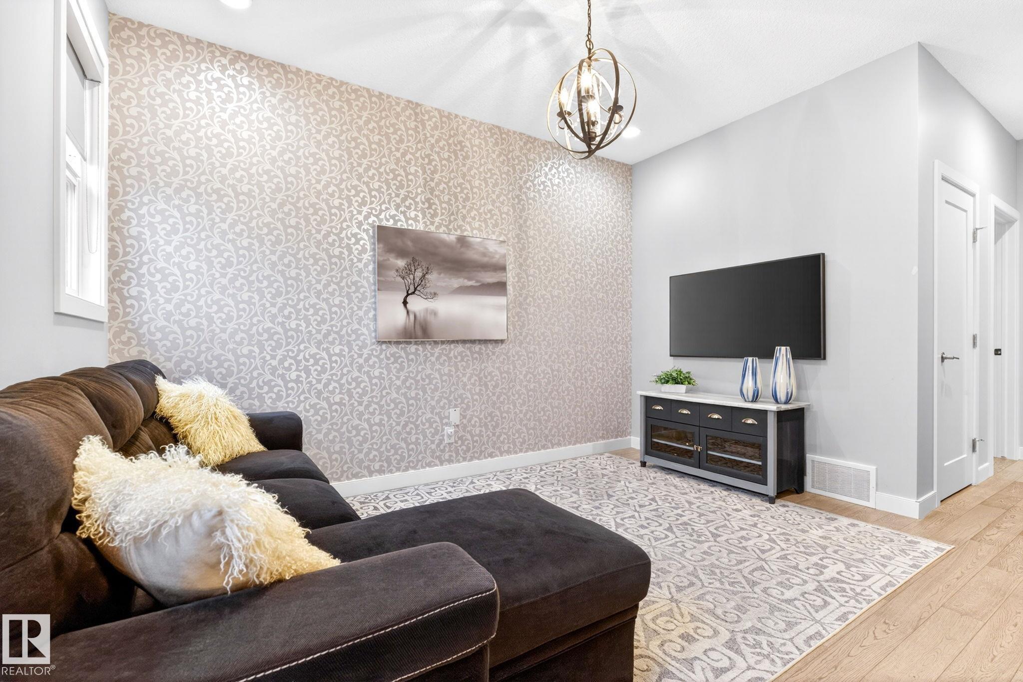 Photo 13 at 152 Rideau Crescent, Coloniale Estates, Beaumont