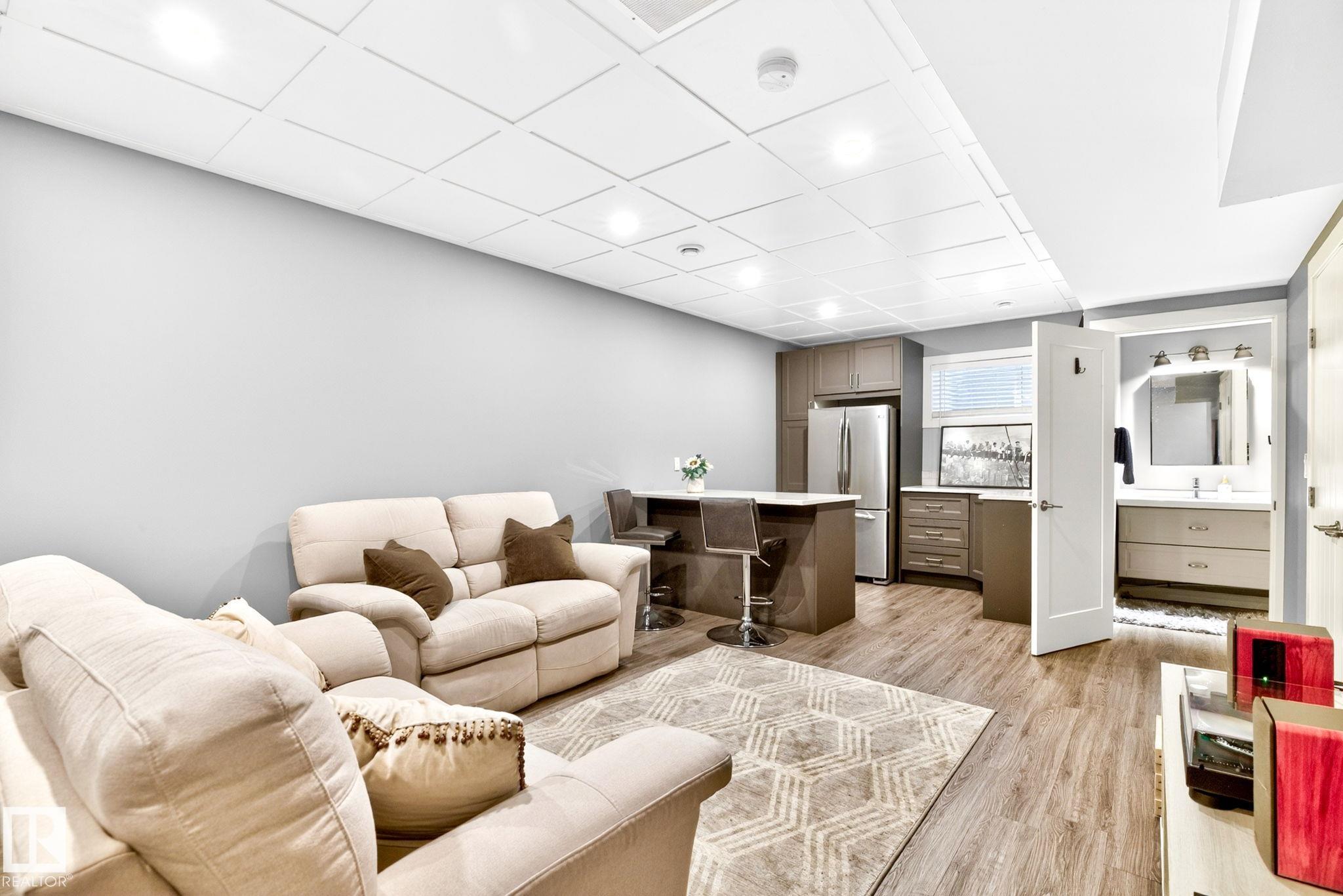 Photo 14 at 152 Rideau Crescent, Coloniale Estates, Beaumont