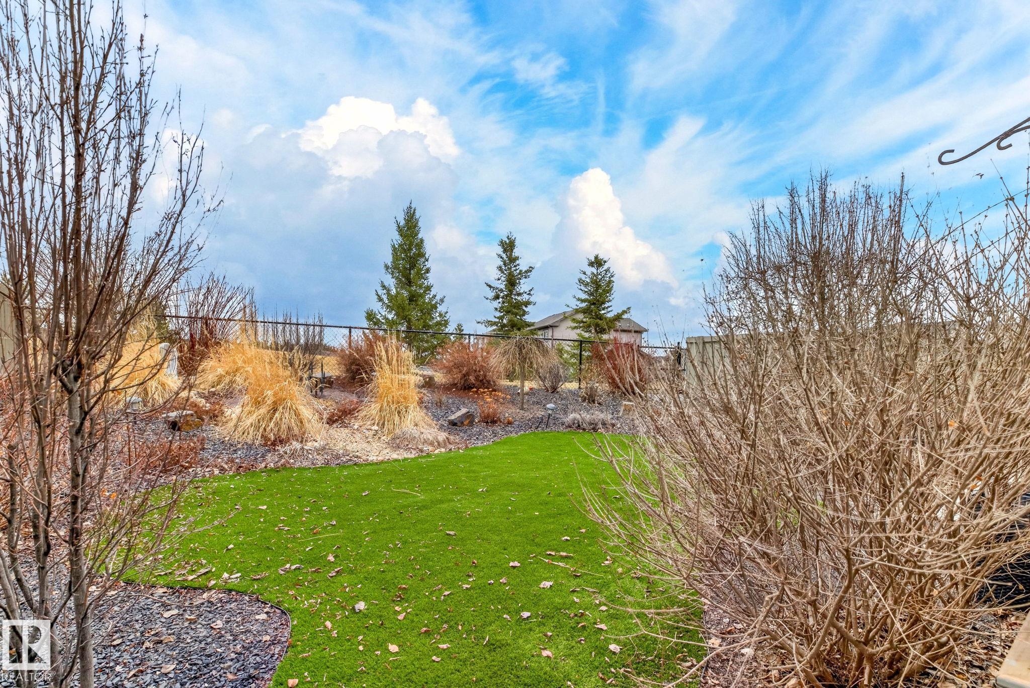 Photo 16 at 152 Rideau Crescent, Coloniale Estates, Beaumont