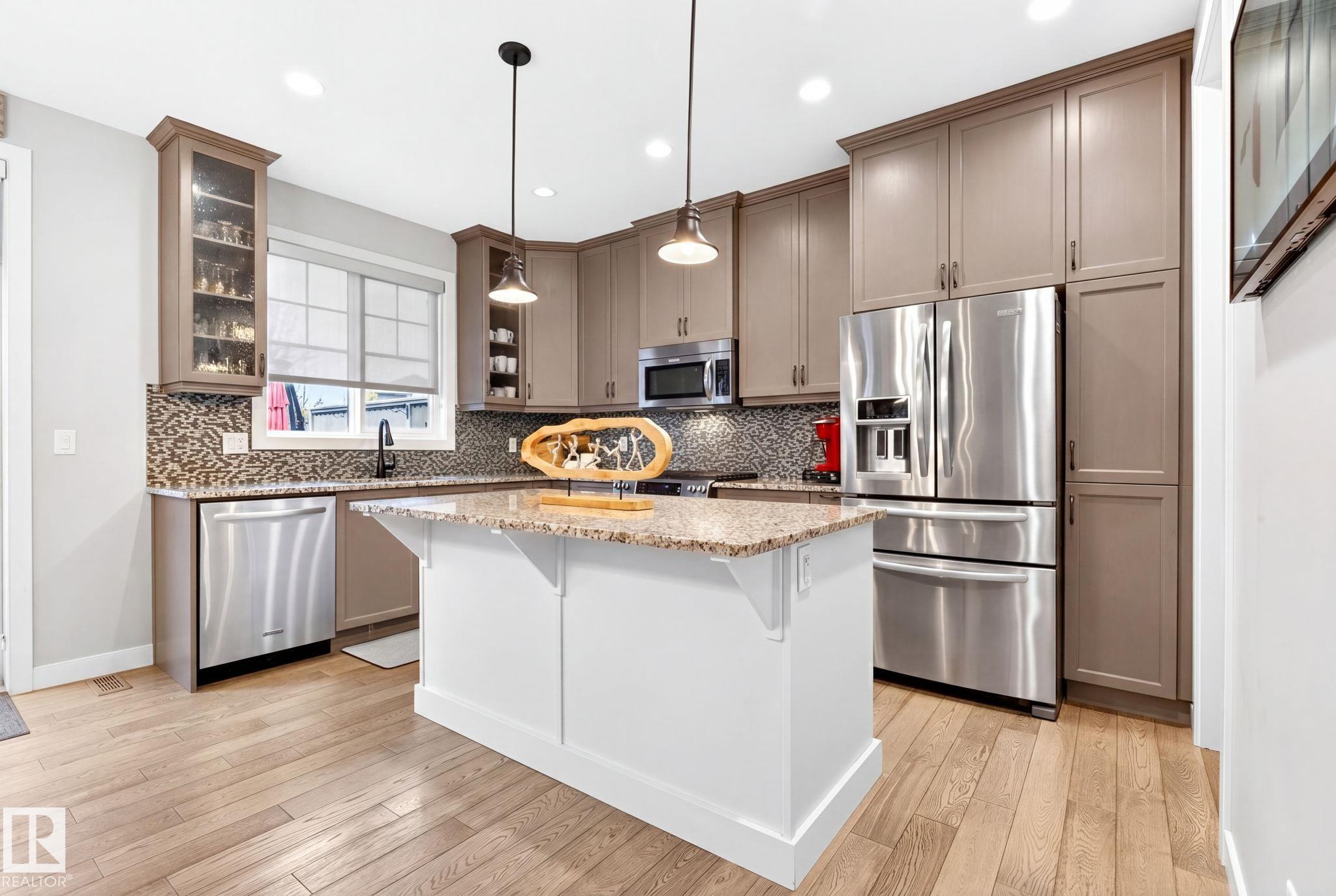 152 Rideau Crescent, Coloniale Estates, Beaumont