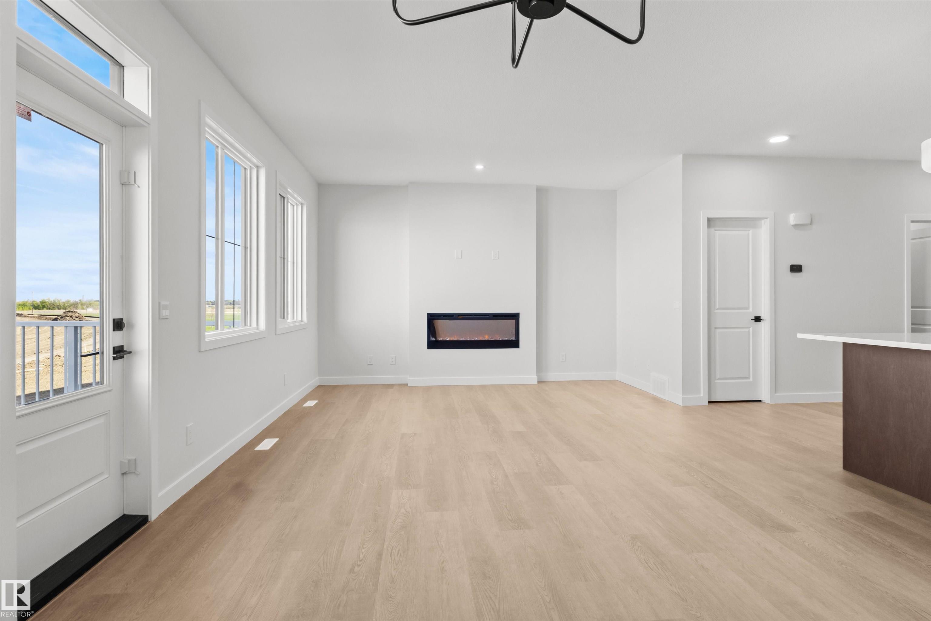 https://zimg.paragon.ice.com/ParagonImages/Property/PM/RAE/225396630/10/0/0/ceb000601435eeaf46ac93e22134793c/1/a5905a0b2ca5b235afac45f39690e1ef/225396630-fc51e1ab-e392-48ef-ba44-8664a78ac72f.JPG