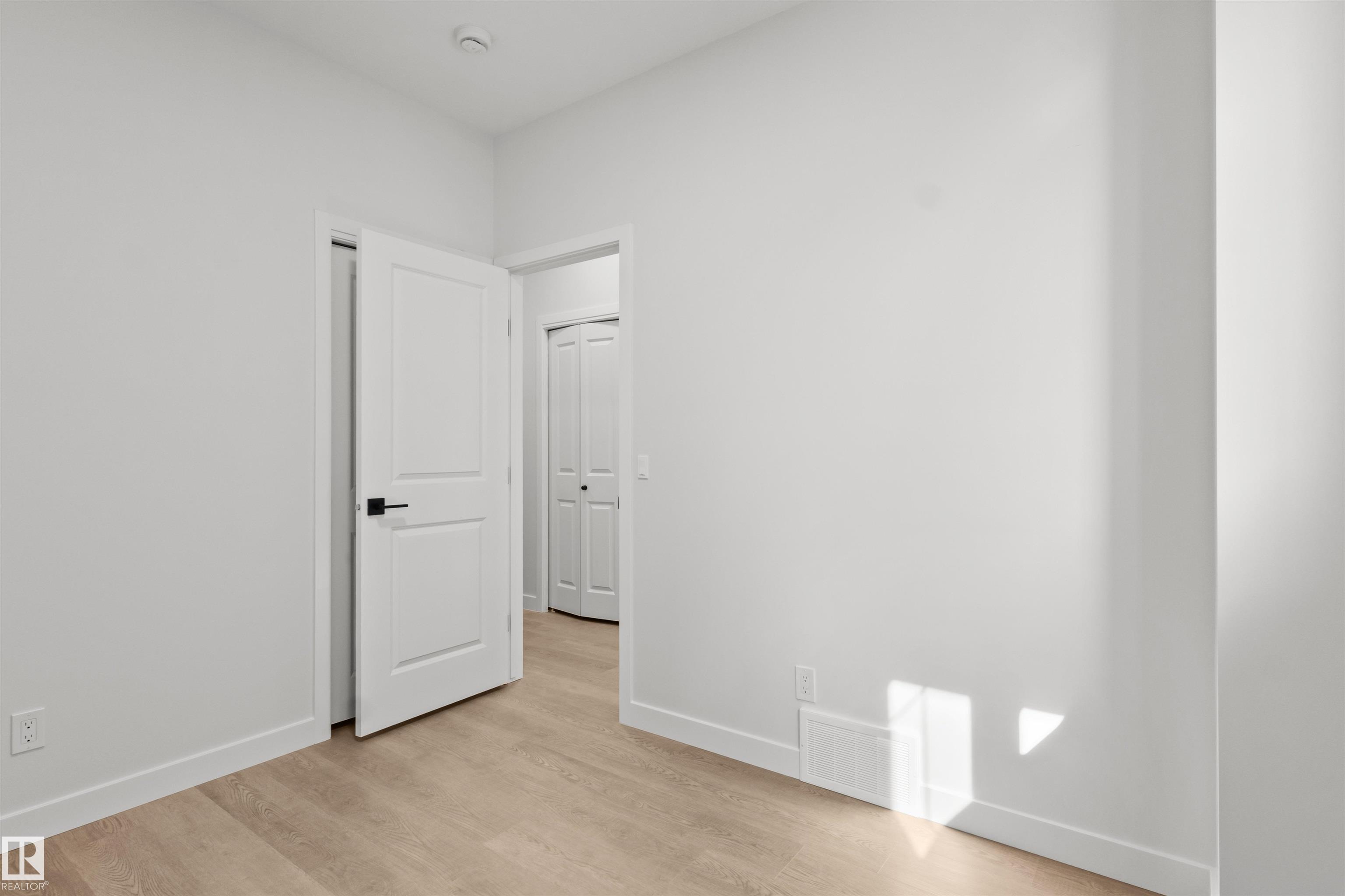 https://zimg.paragon.ice.com/ParagonImages/Property/PM/RAE/225396630/13/0/0/d1c2c0820a4fa23b63e462f045bc91b3/1/a5905a0b2ca5b235afac45f39690e1ef/225396630-3bf15e05-8d31-41f0-a1dd-2ff2909caaab.JPG
