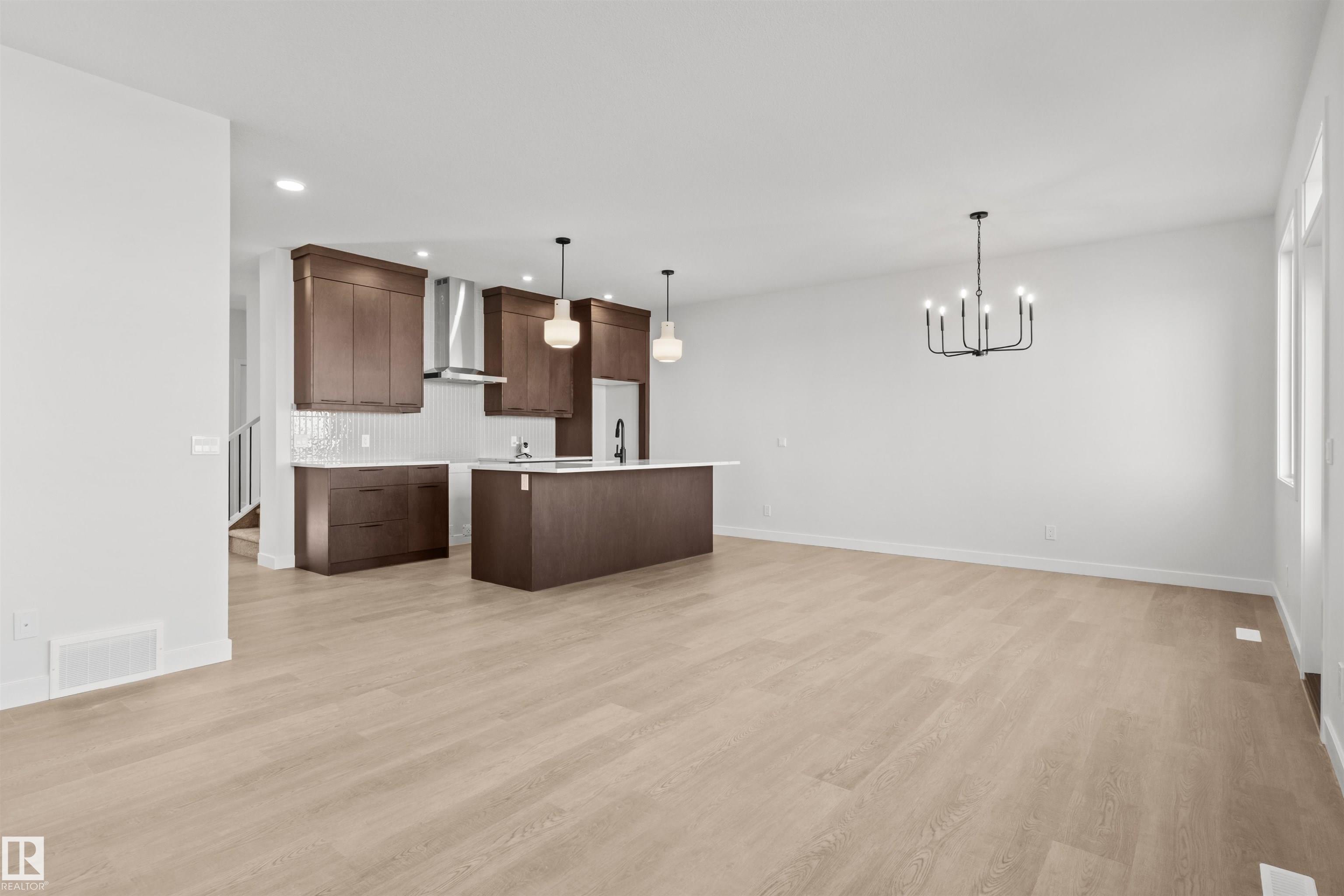 https://zimg.paragon.ice.com/ParagonImages/Property/PM/RAE/225396630/6/0/0/f99d59d98a7c21dc498825e1da97fe2b/1/a5905a0b2ca5b235afac45f39690e1ef/225396630-0bc3ead6-ce73-41d9-b941-f652c9ca727c.JPG