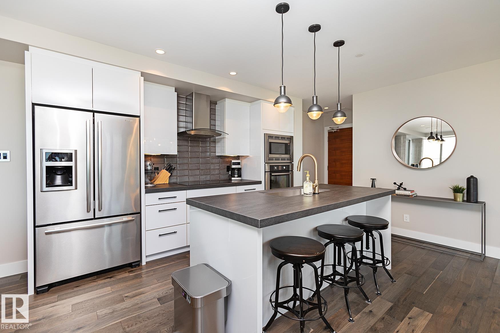 Photo 11 at 501 - 11969 Jasper Avenue NW, Wîhkwêntôwin, Edmonton