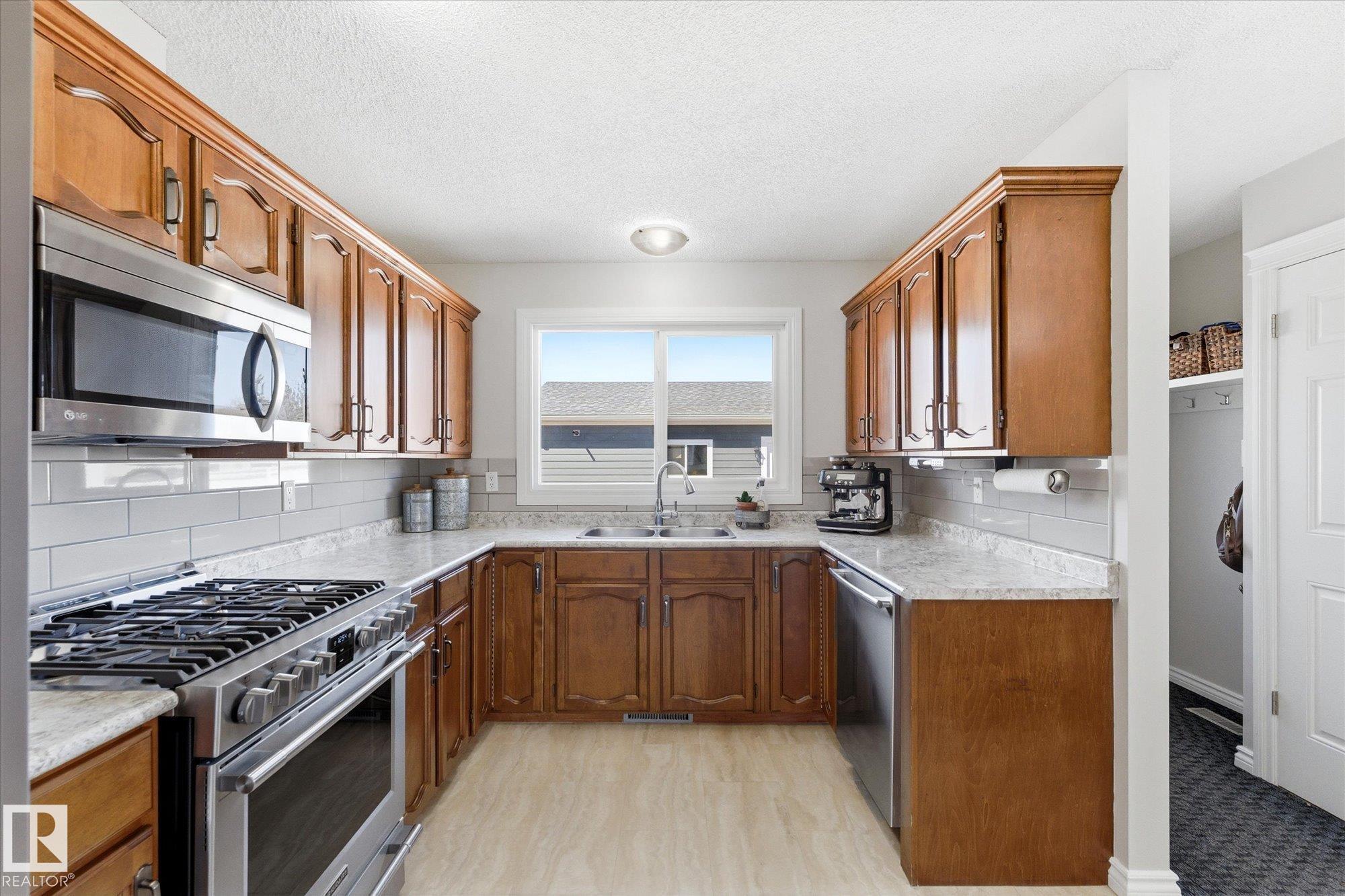 Photo 16 at 9522 95 Street, Morinville