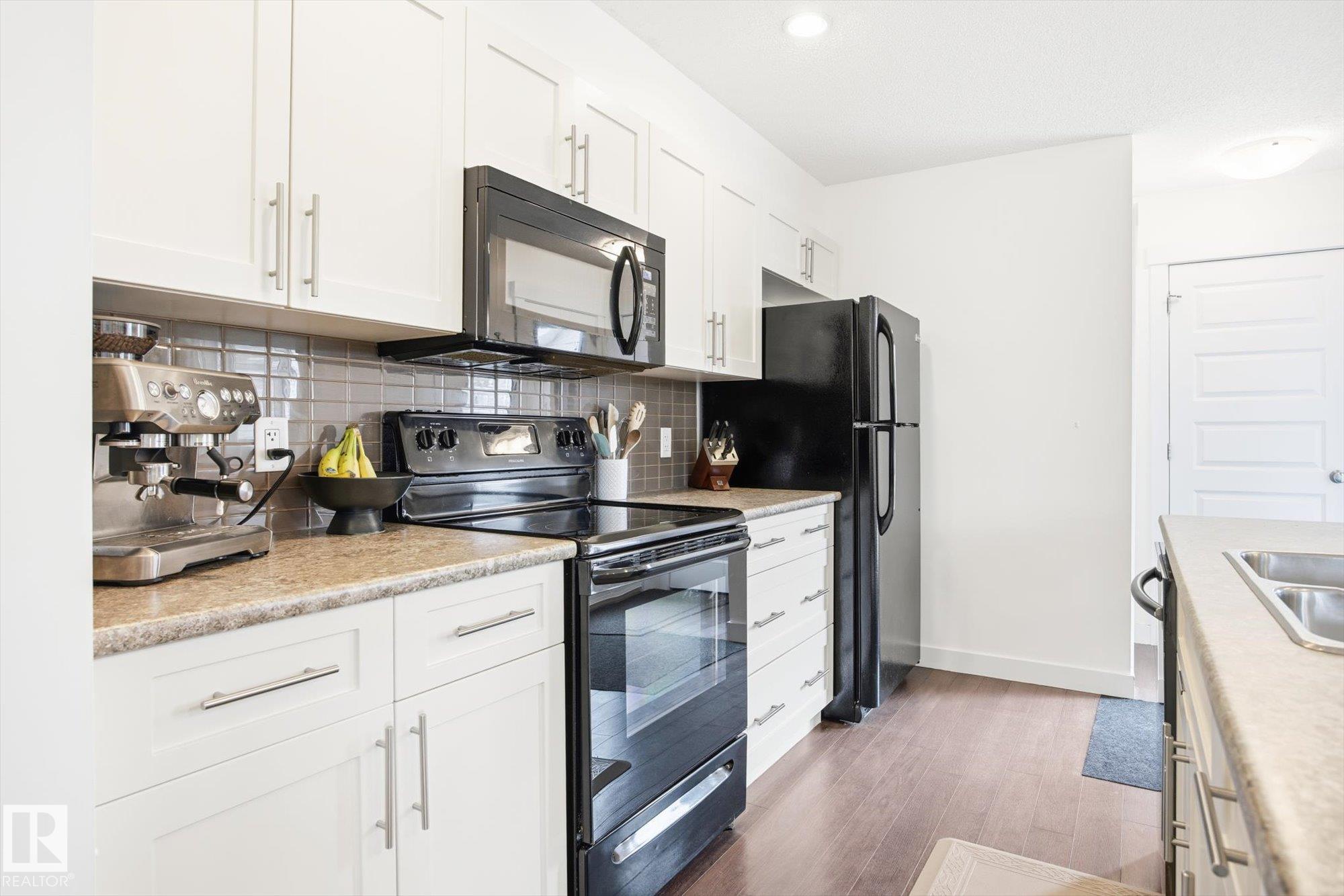 https://zimg.paragon.ice.com/ParagonImages/Property/PM/RAE/225396659/14/0/0/c8b5f615d3c58c05fc79dfae2c447669/1/1f9be3e41e599cf7ddb7e281463d7403/225396659-2f2bad39-f880-44cc-b32f-2ebffc398716.JPG