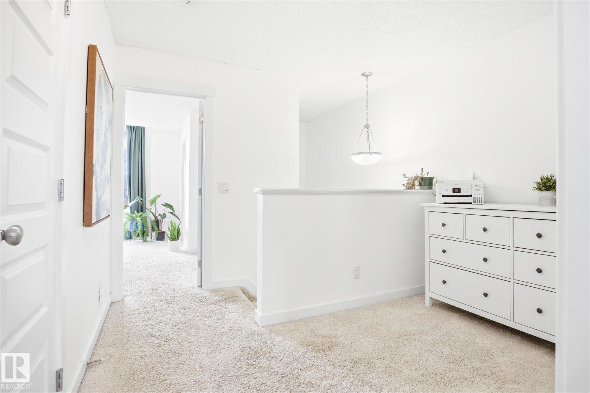 https://zimg.paragon.ice.com/ParagonImages/Property/PM/RAE/225396659/17/0/0/628b81160f6ca74ce6e8ce27f5c44f50/1/1f9be3e41e599cf7ddb7e281463d7403/225396659-e738c9f8-44e2-4f53-8bc3-17694544bfe5.JPG