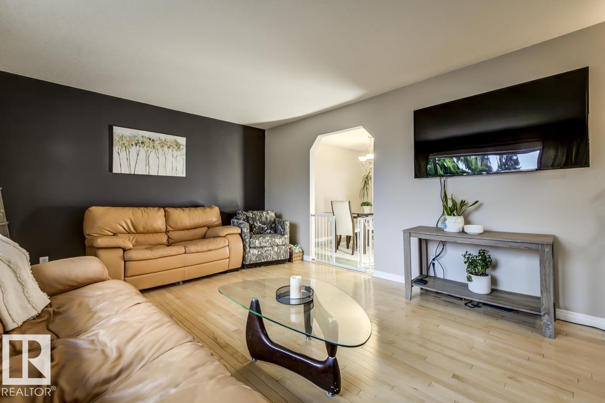 Photo 12 at 16012 88 Avenue NW, Meadowlark Park, Edmonton