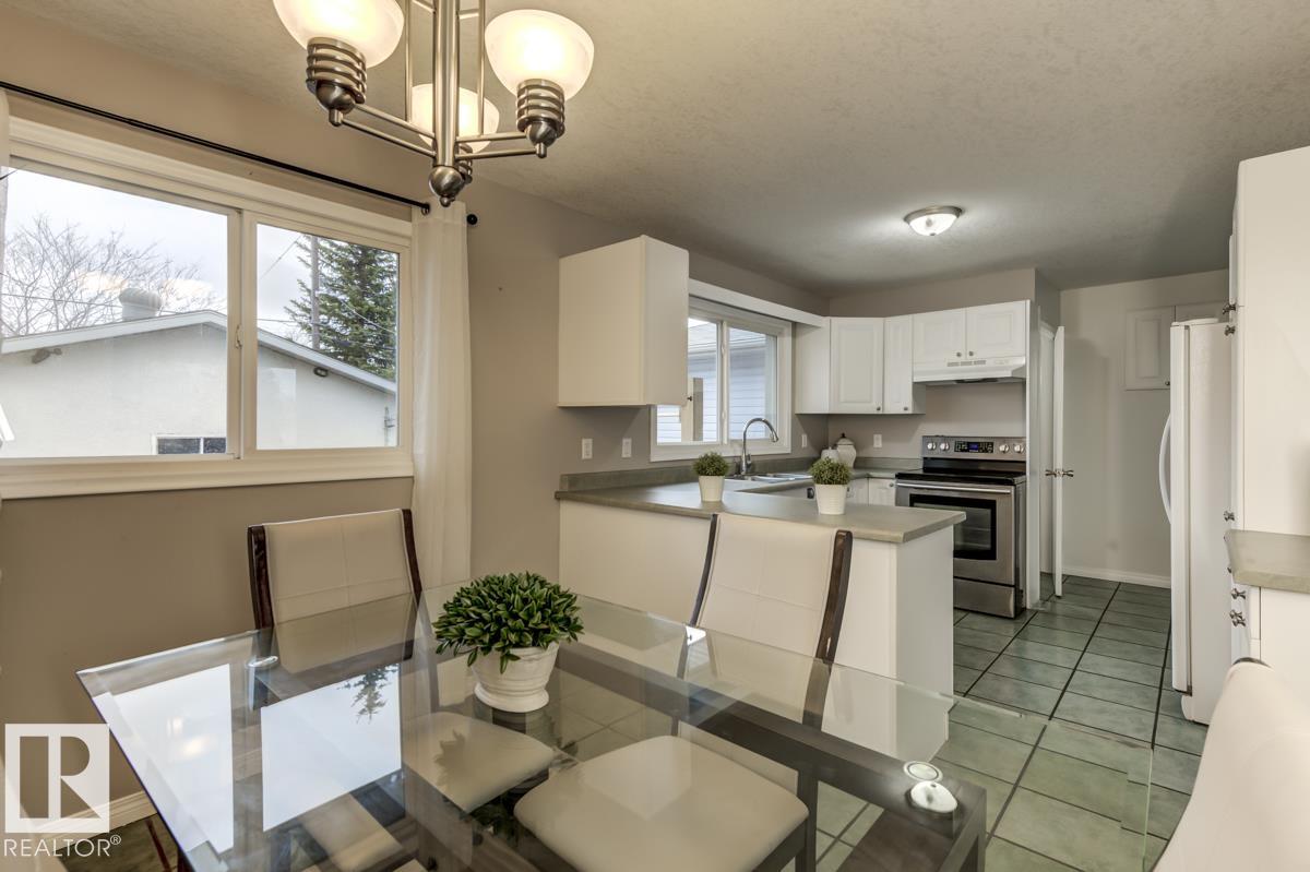 Photo 18 at 16012 88 Avenue NW, Meadowlark Park, Edmonton