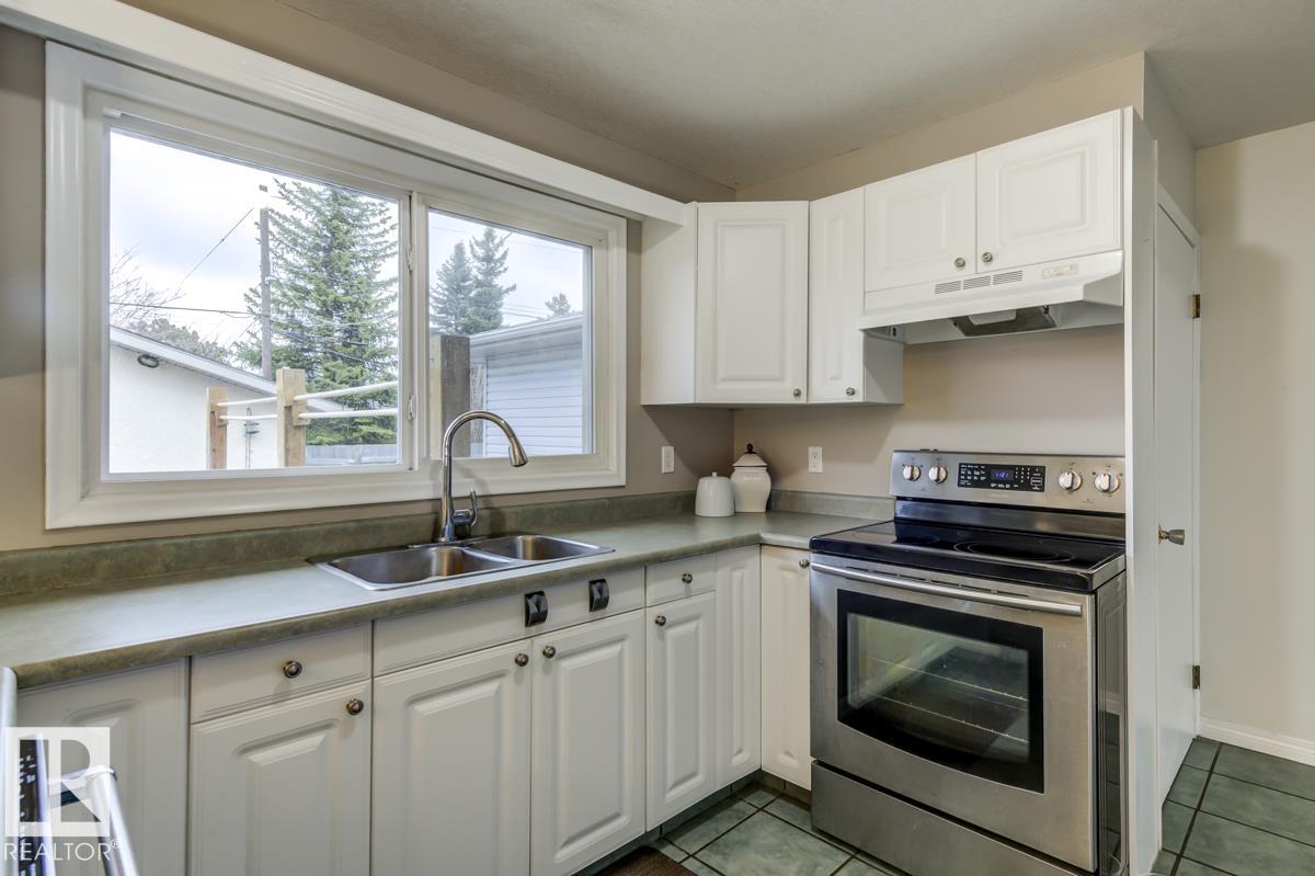 Photo 20 at 16012 88 Avenue NW, Meadowlark Park, Edmonton