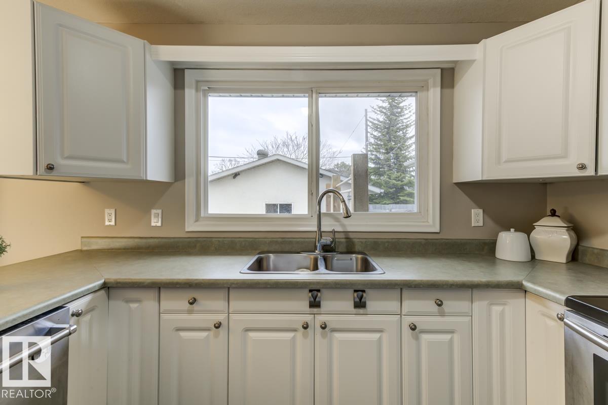 Photo 21 at 16012 88 Avenue NW, Meadowlark Park, Edmonton