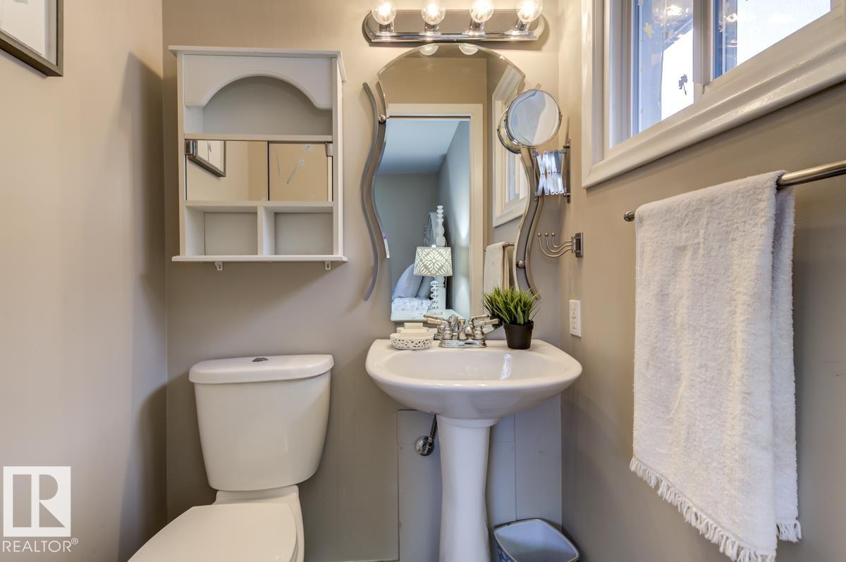 Photo 25 at 16012 88 Avenue NW, Meadowlark Park, Edmonton