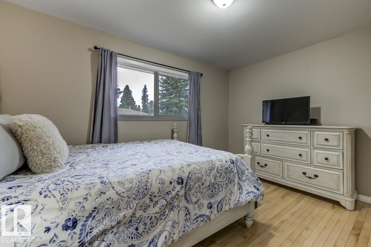 Photo 27 at 16012 88 Avenue NW, Meadowlark Park, Edmonton