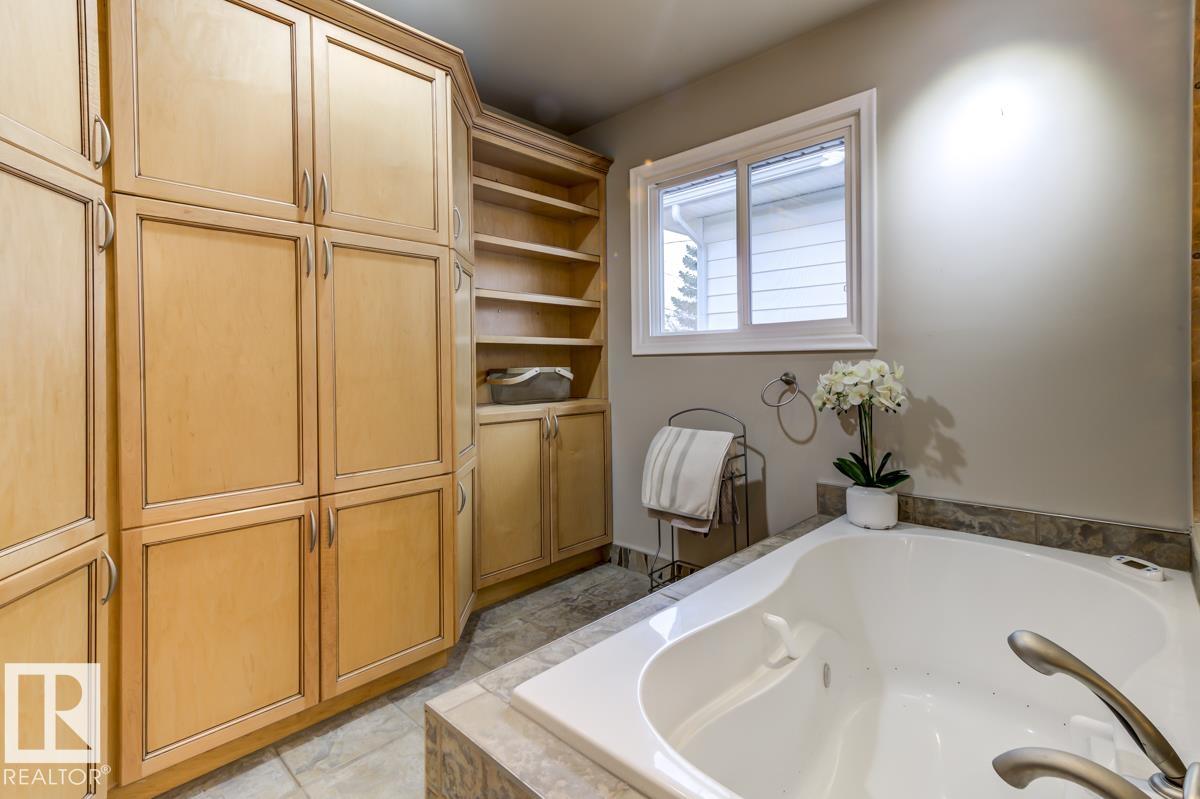 Photo 28 at 16012 88 Avenue NW, Meadowlark Park, Edmonton