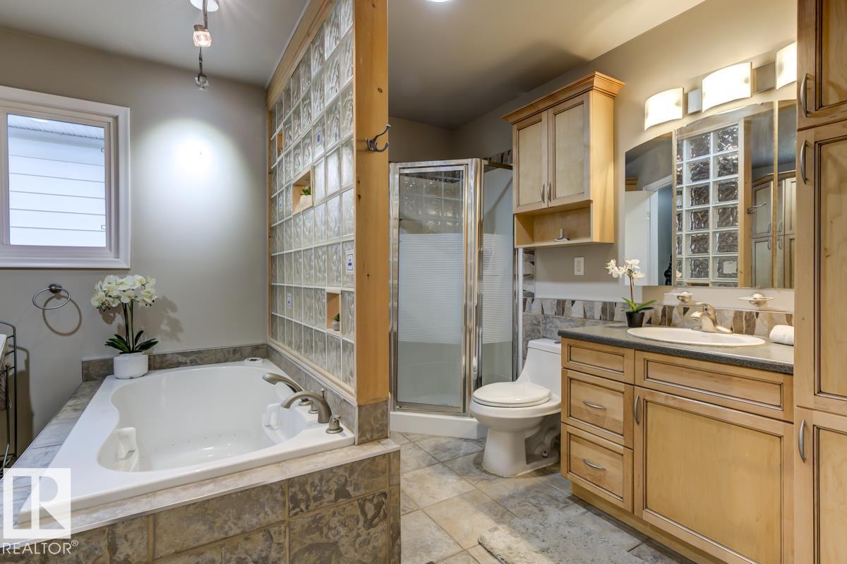 Photo 29 at 16012 88 Avenue NW, Meadowlark Park, Edmonton