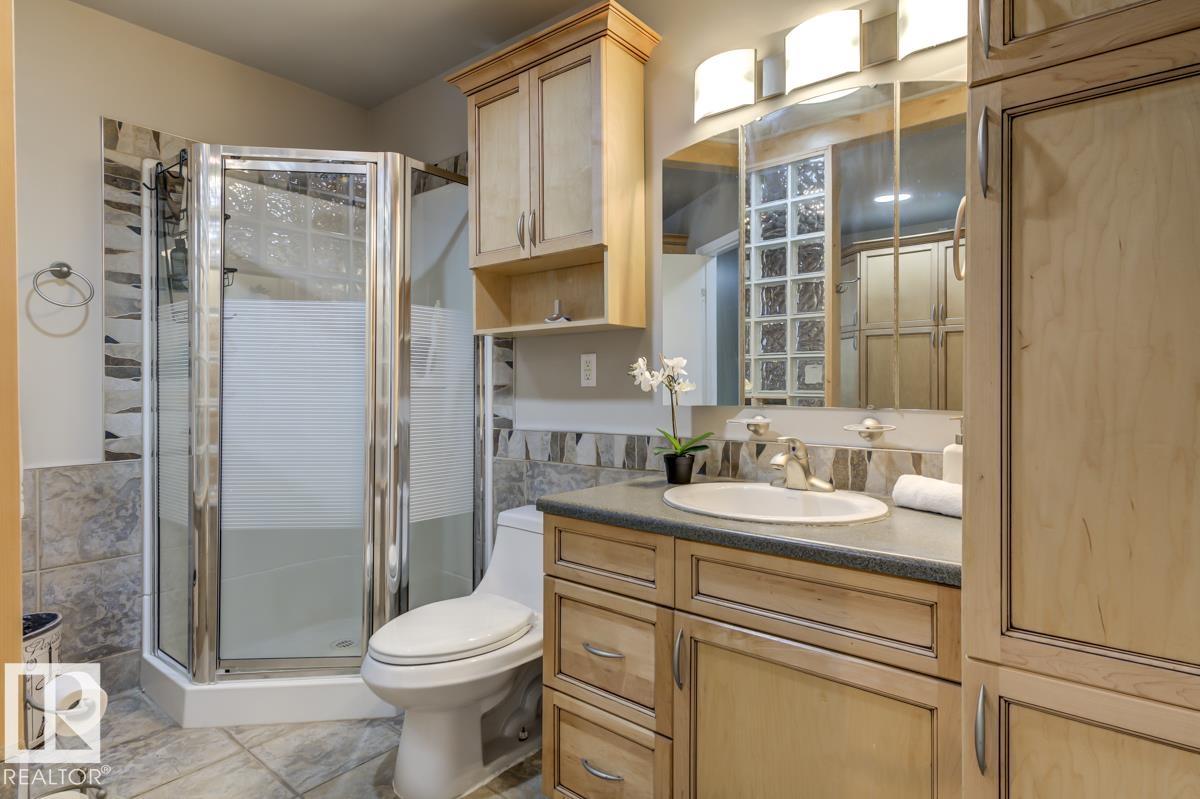 Photo 30 at 16012 88 Avenue NW, Meadowlark Park, Edmonton