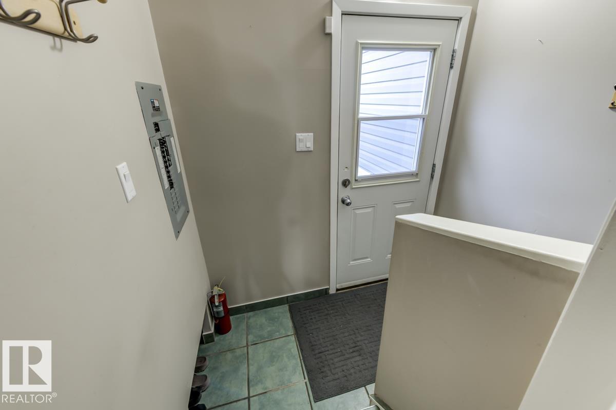 Photo 38 at 16012 88 Avenue NW, Meadowlark Park, Edmonton