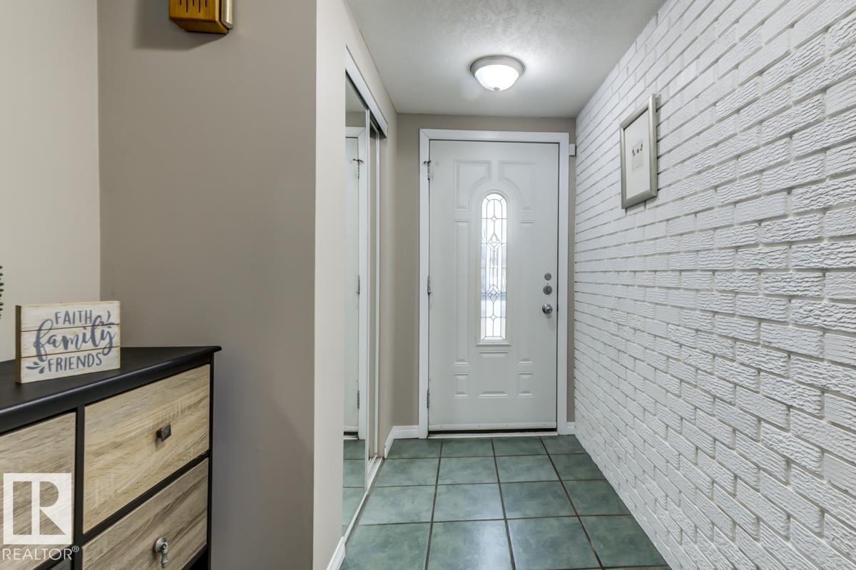 16012 88 Avenue NW, Meadowlark Park, Edmonton