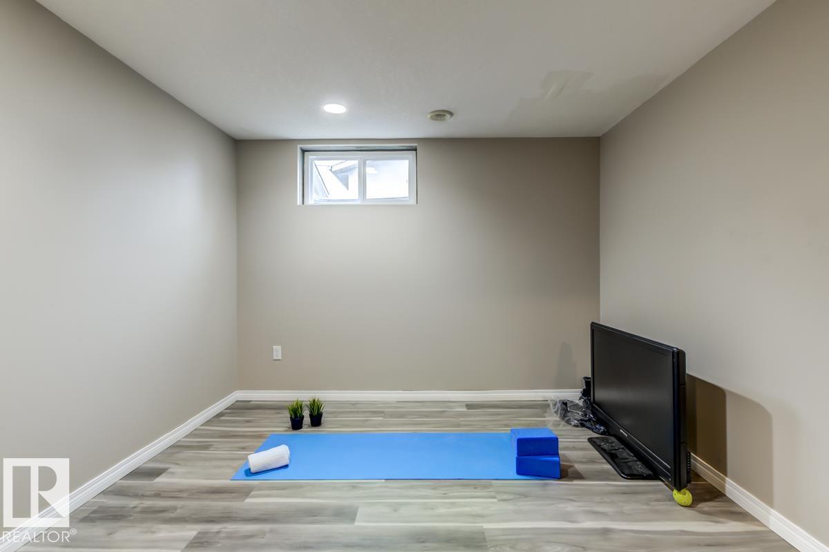 Photo 42 at 16012 88 Avenue NW, Meadowlark Park, Edmonton