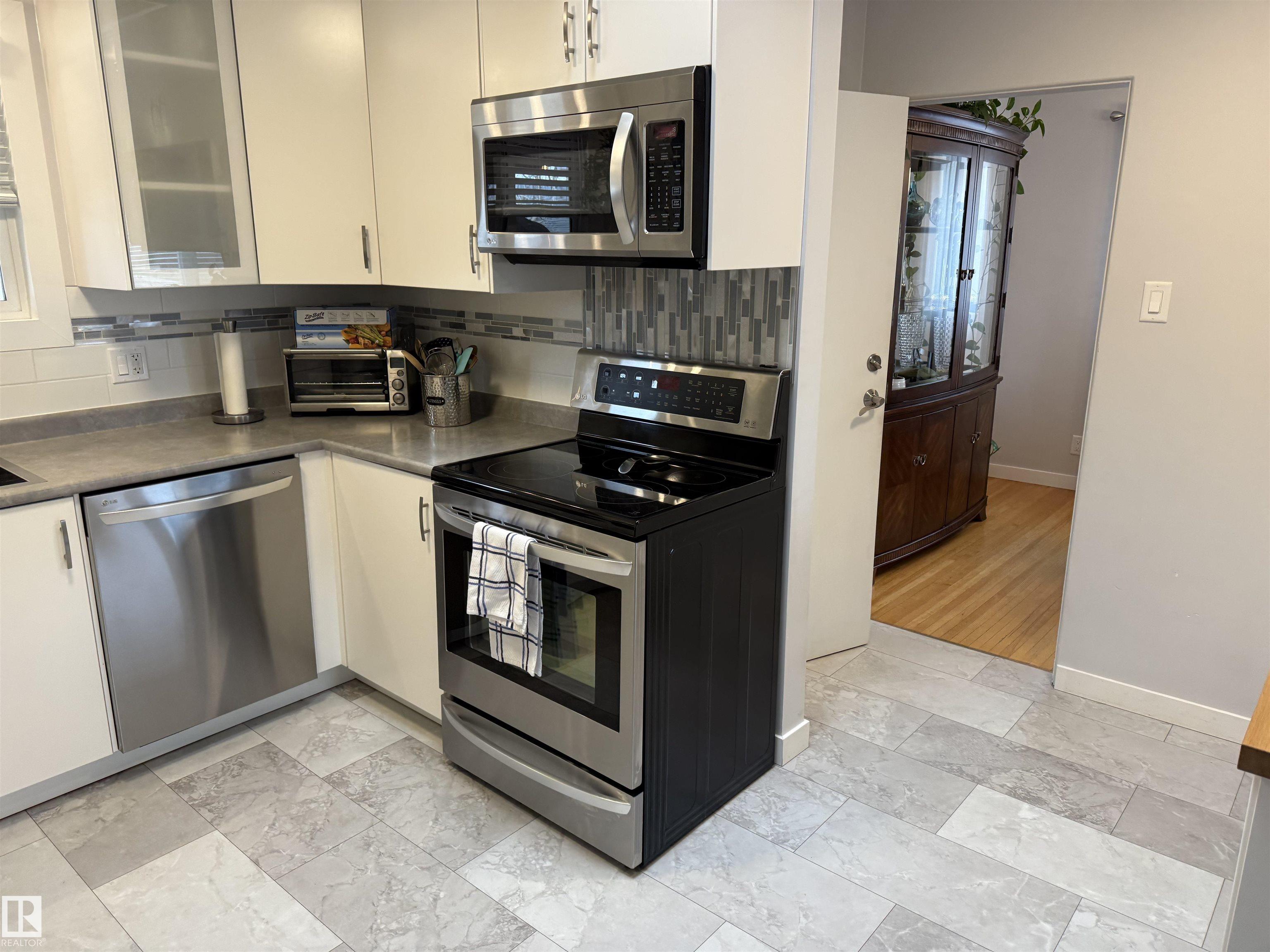 Photo 12 at 11948 132 Street NW, Sherbrooke, Edmonton