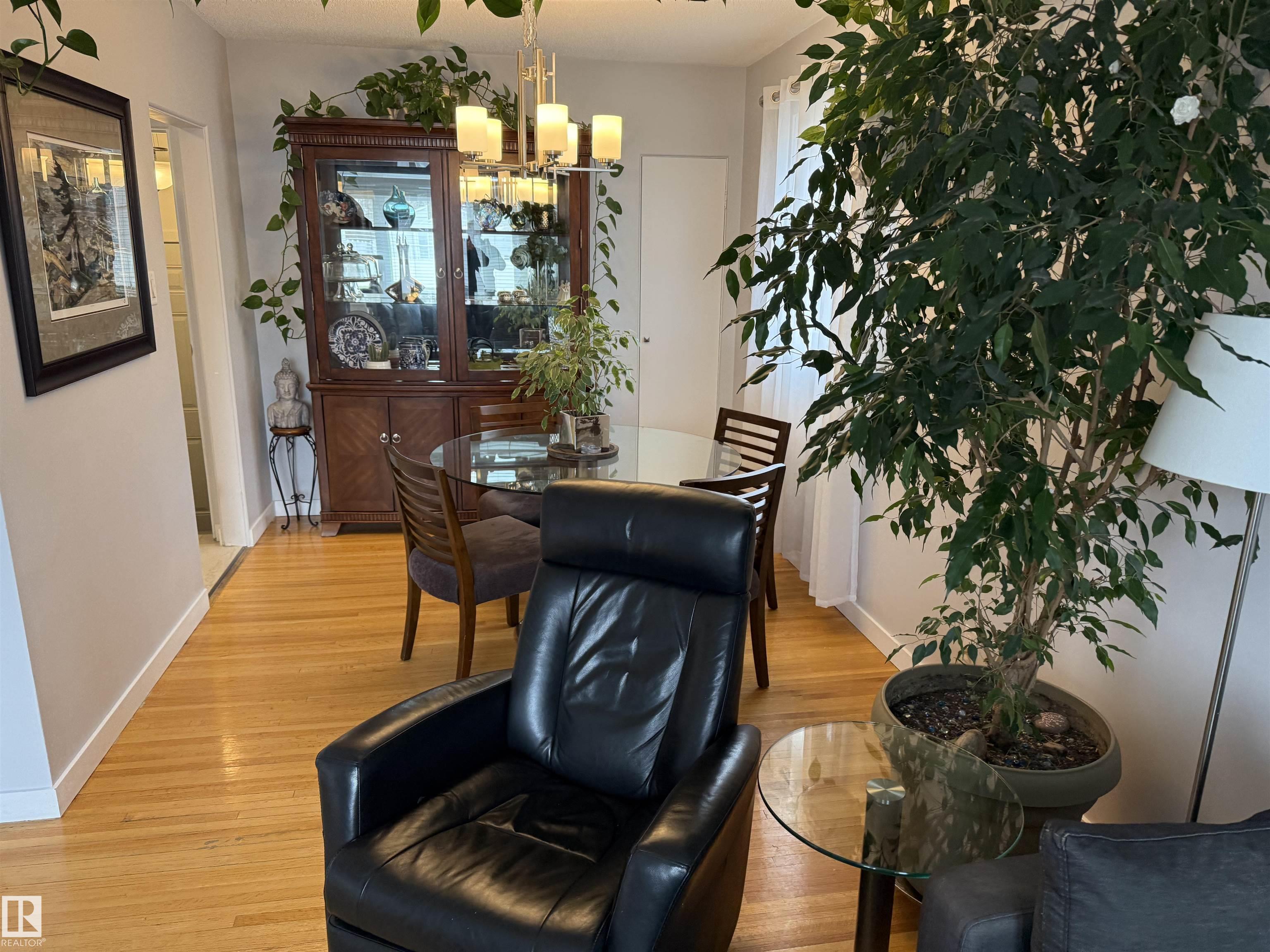 Photo 7 at 11948 132 Street NW, Sherbrooke, Edmonton