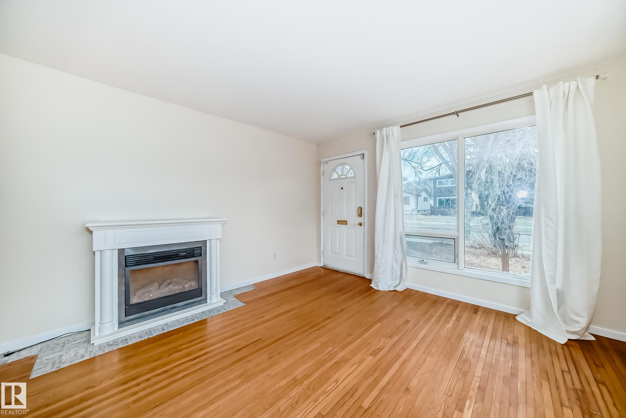 Picture for 5204 112 AV NW