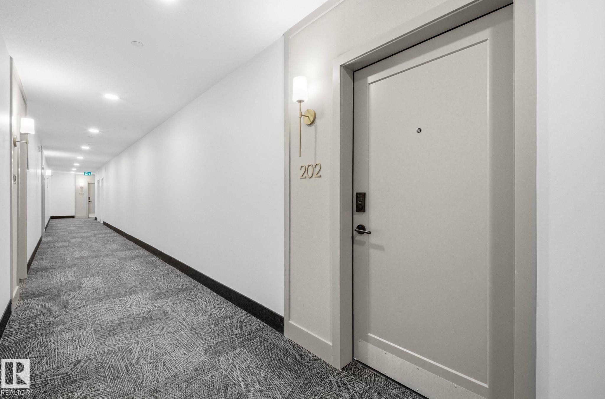 https://zimg.paragon.ice.com/ParagonImages/Property/PM/RAE/225396725/41/0/0/7bc8b6576e2c418477764b08eceea1b9/1/24ef57c02e35e5c4ddac2e1415d4ac64/225396725-69e71605-b396-4b92-b61f-cee3d0c99583.JPG