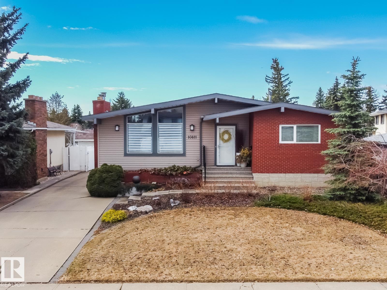 10811 43 Avenue NW, Rideau Park, Edmonton