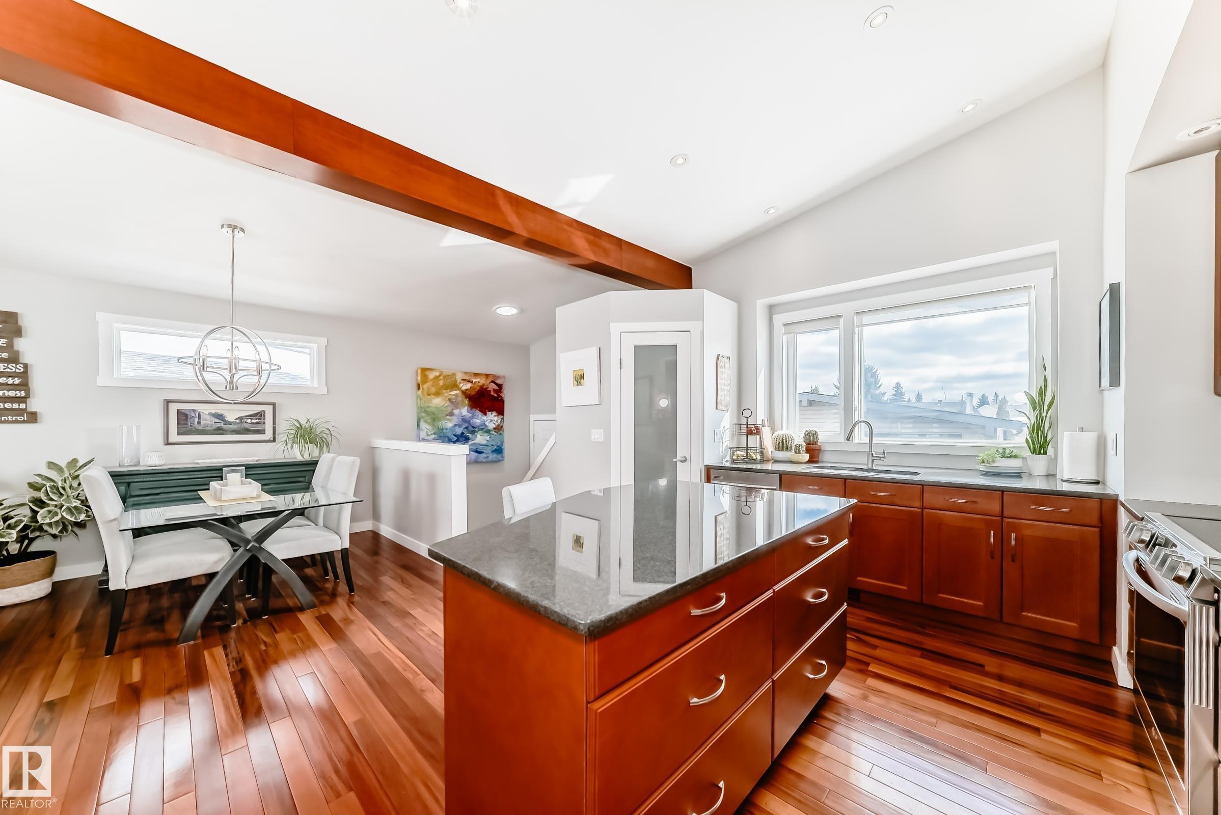 Photo 12 at 10811 43 Avenue NW, Rideau Park, Edmonton