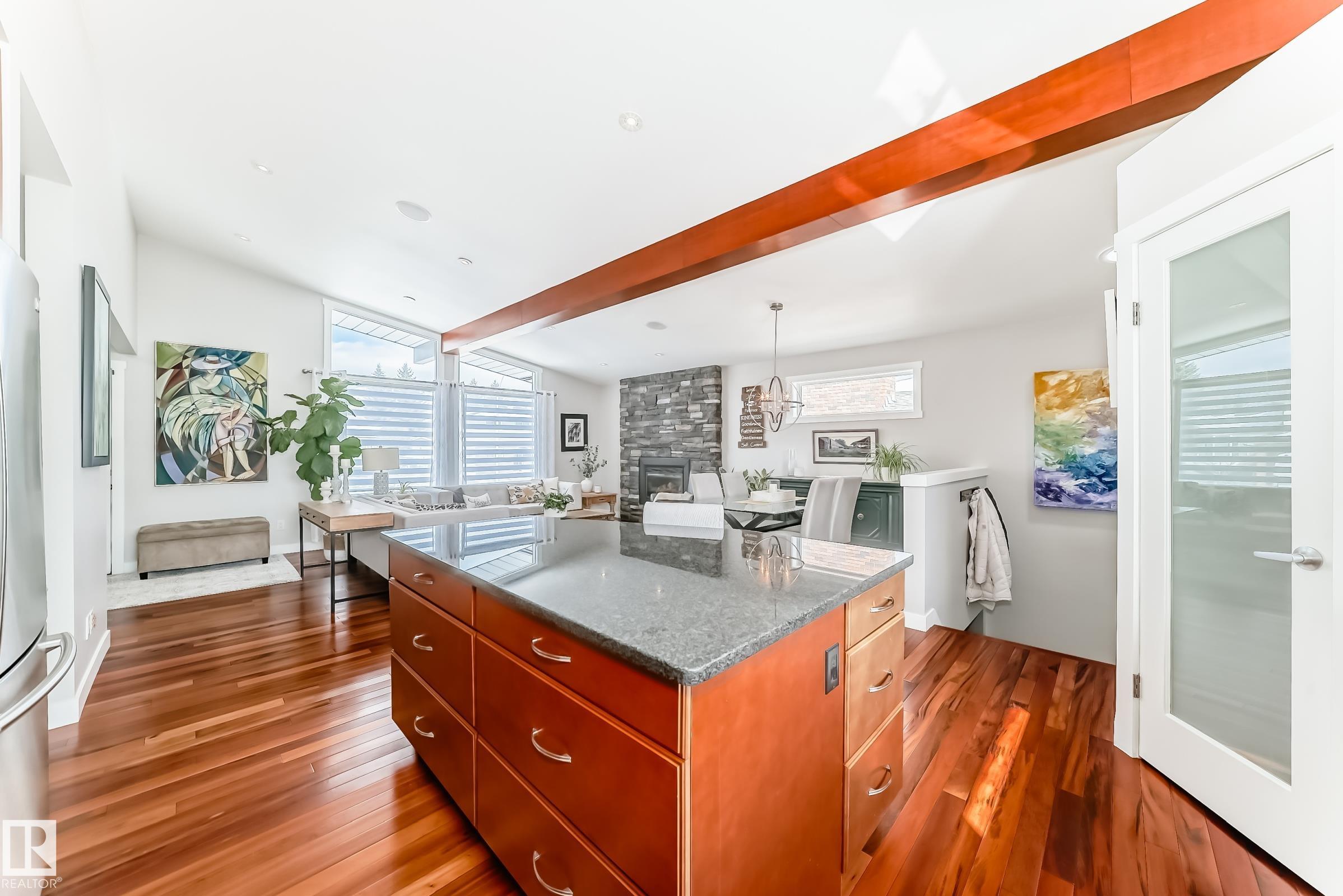 Photo 14 at 10811 43 Avenue NW, Rideau Park, Edmonton