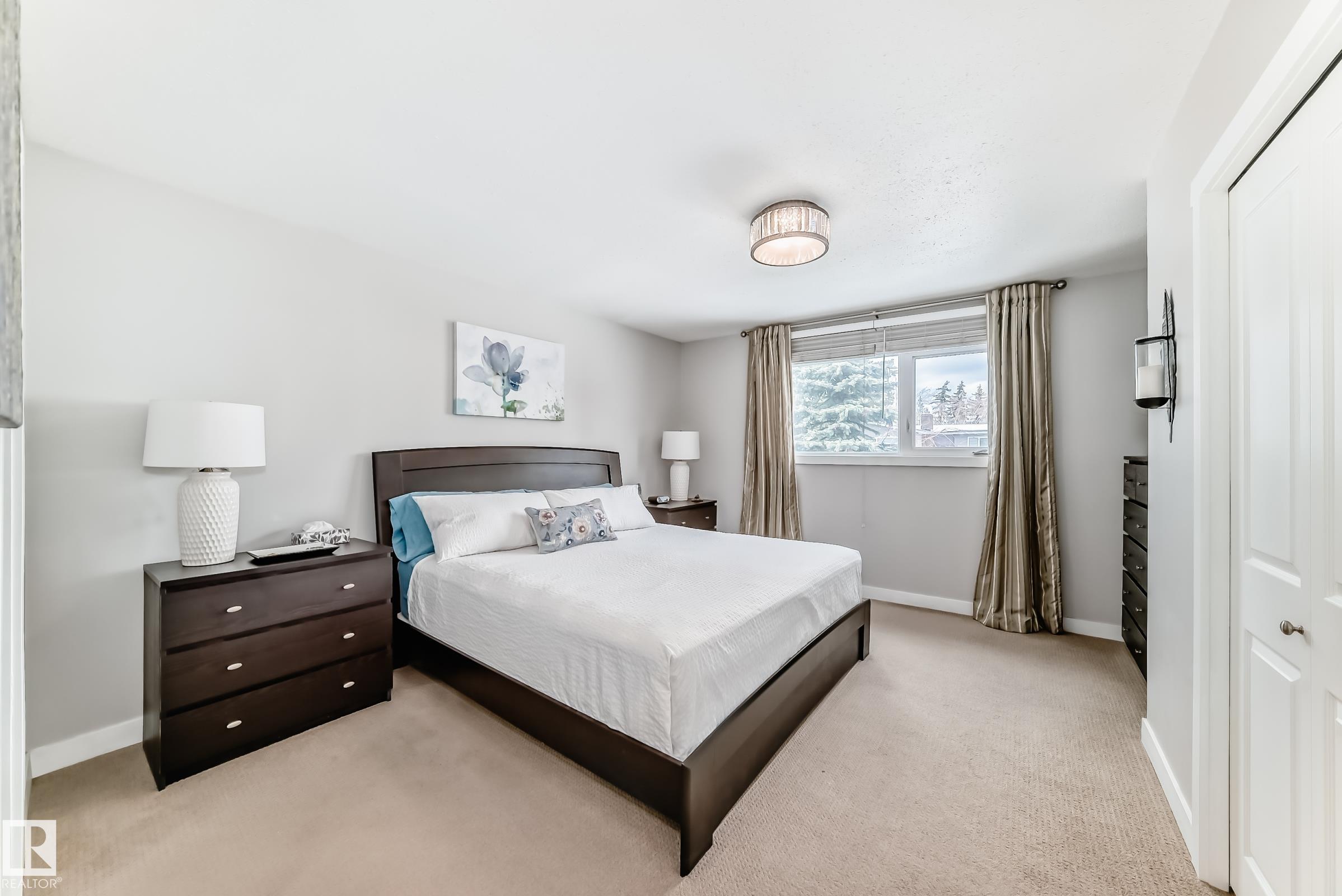Photo 18 at 10811 43 Avenue NW, Rideau Park, Edmonton