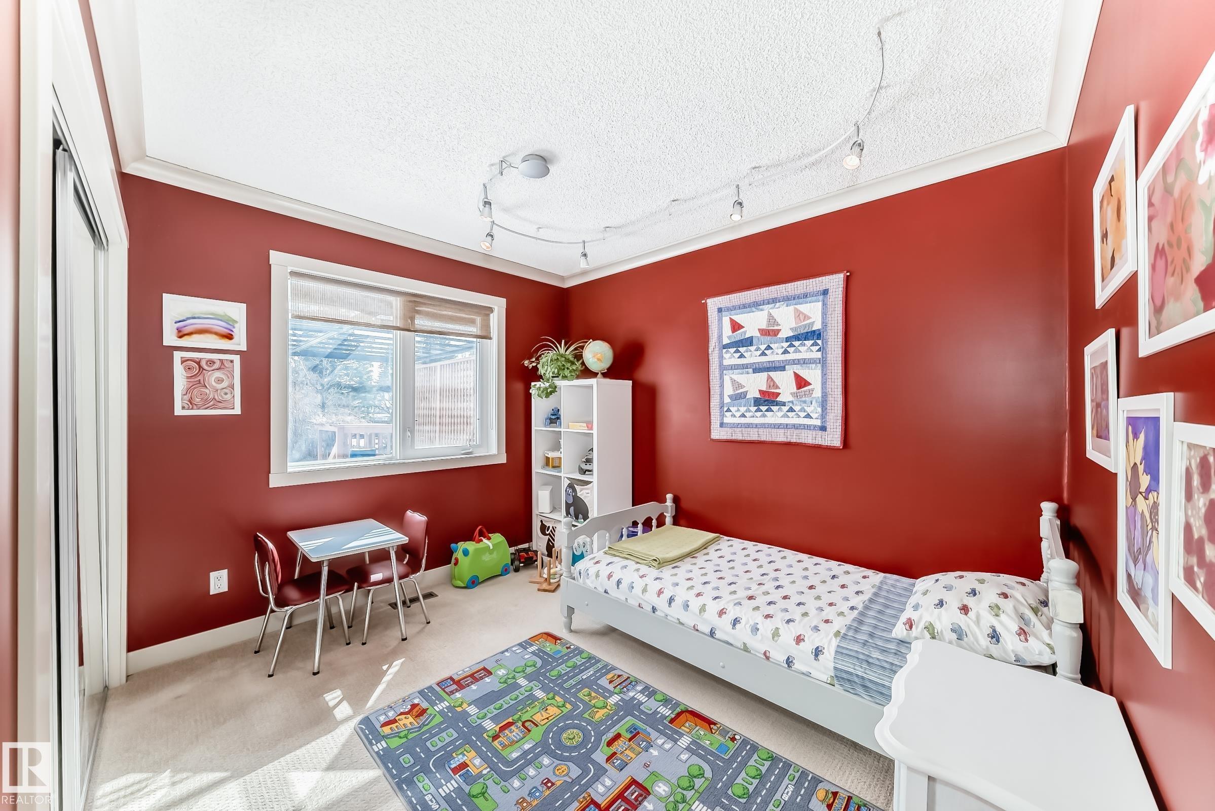 Photo 23 at 10811 43 Avenue NW, Rideau Park, Edmonton