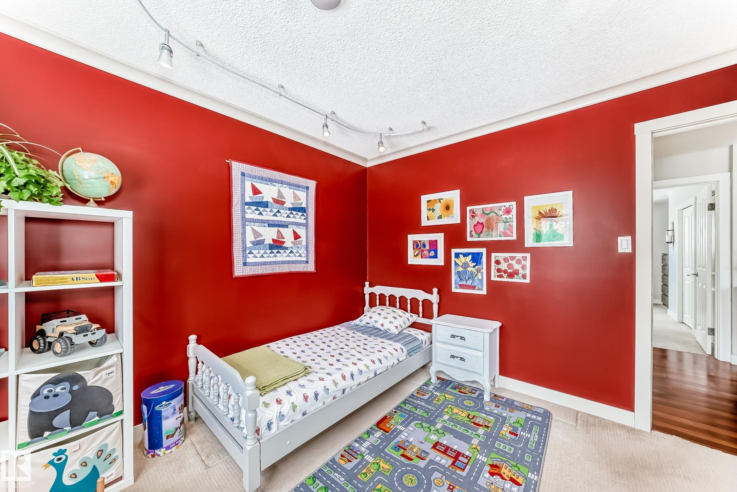 Photo 24 at 10811 43 Avenue NW, Rideau Park, Edmonton