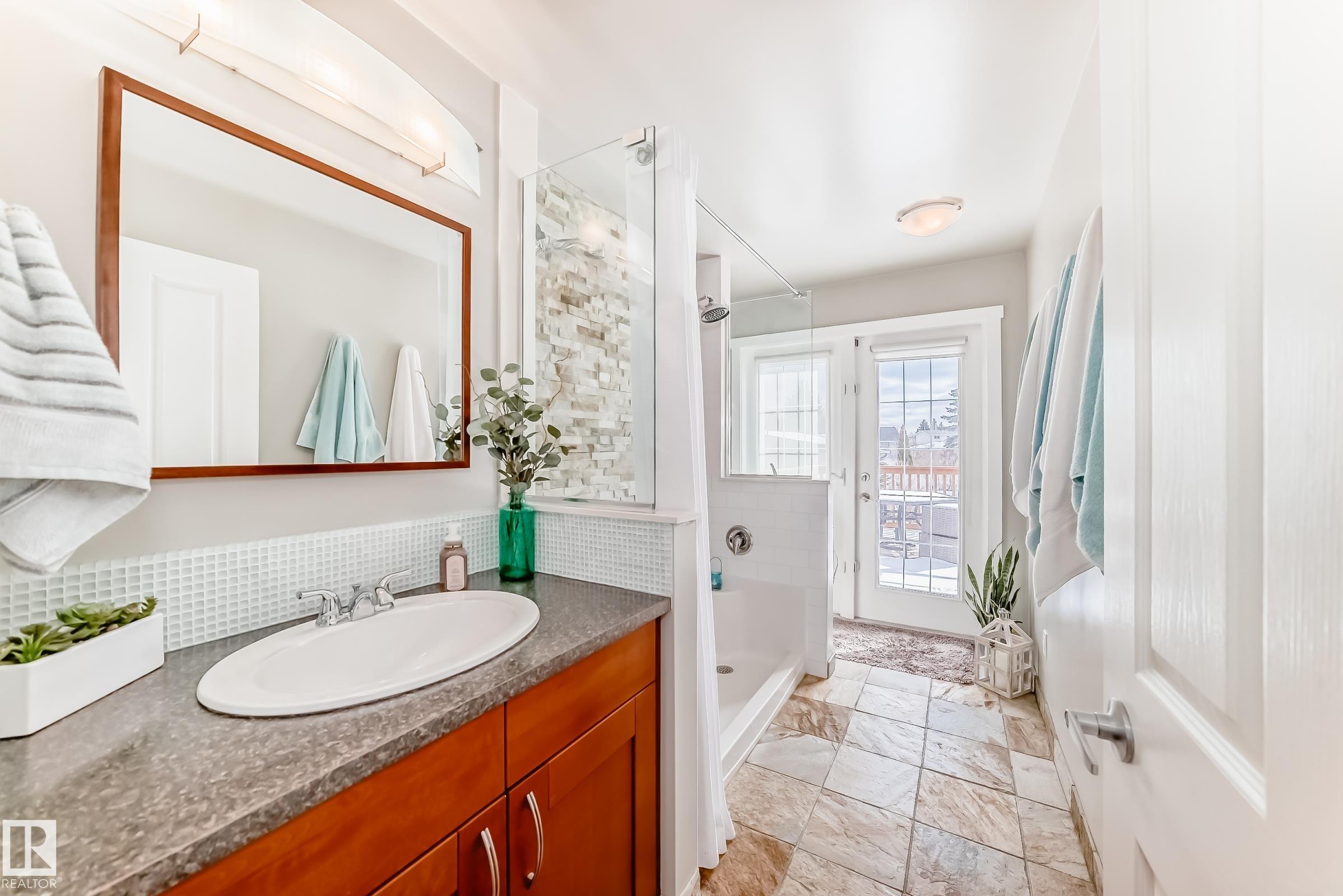 Photo 25 at 10811 43 Avenue NW, Rideau Park, Edmonton