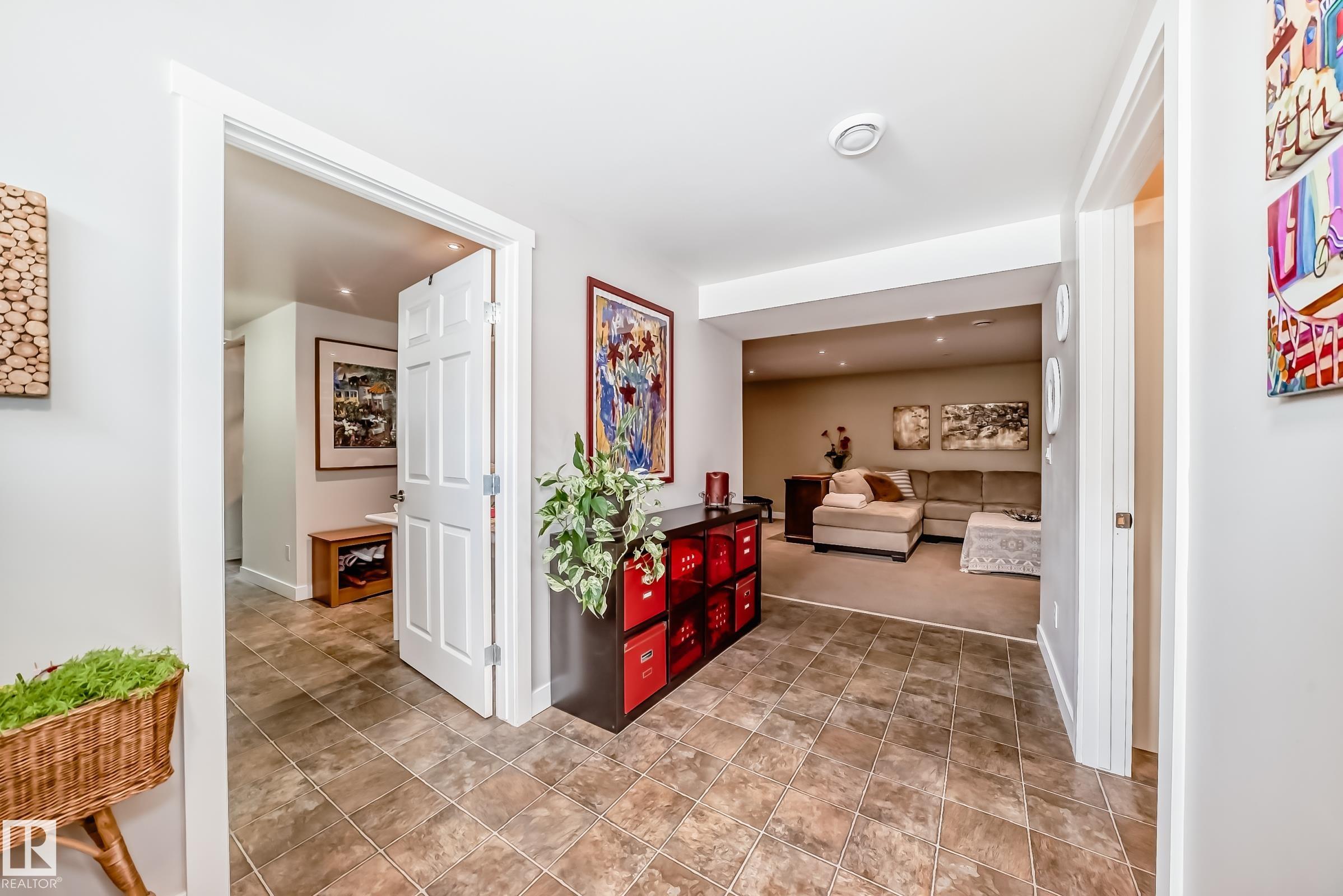 Photo 26 at 10811 43 Avenue NW, Rideau Park, Edmonton