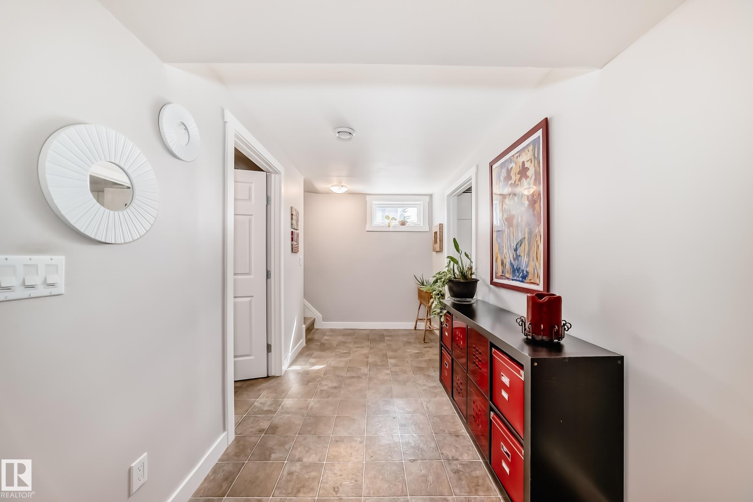 Photo 27 at 10811 43 Avenue NW, Rideau Park, Edmonton