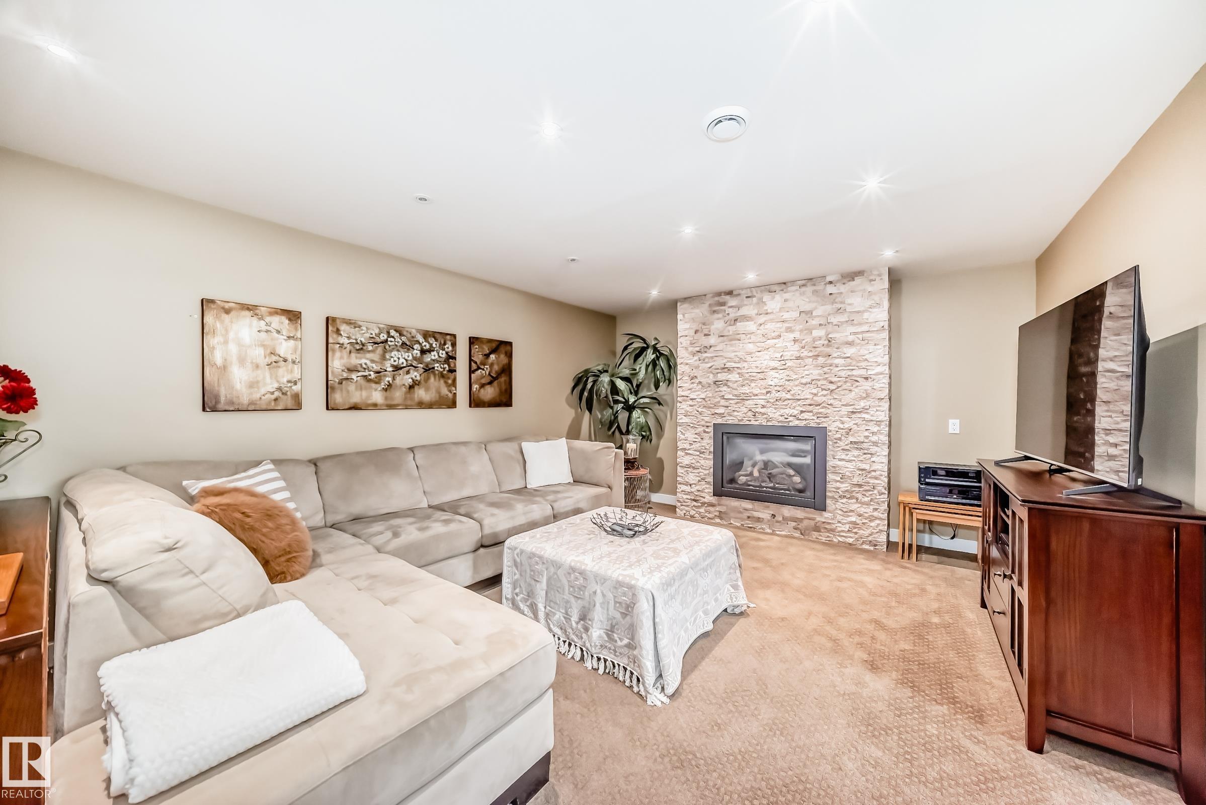 Photo 28 at 10811 43 Avenue NW, Rideau Park, Edmonton