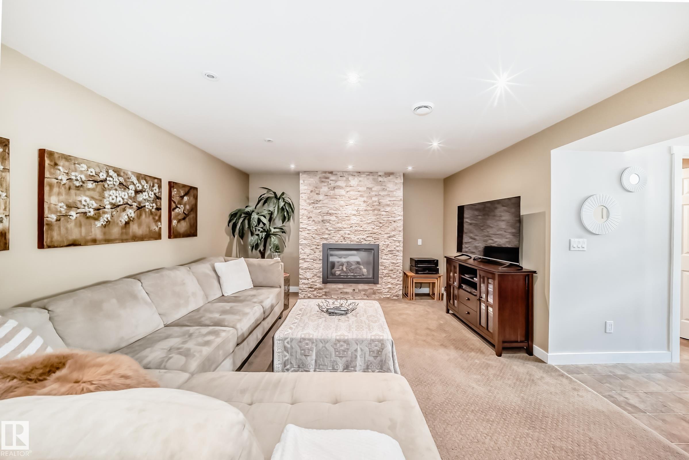 Photo 29 at 10811 43 Avenue NW, Rideau Park, Edmonton