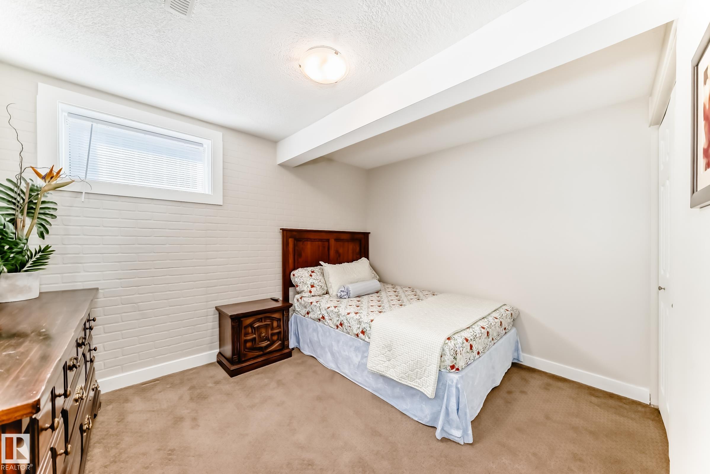 Photo 35 at 10811 43 Avenue NW, Rideau Park, Edmonton