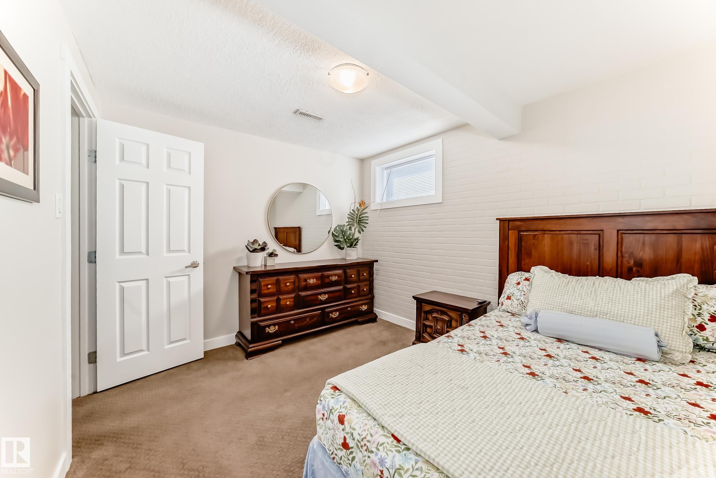 Photo 36 at 10811 43 Avenue NW, Rideau Park, Edmonton