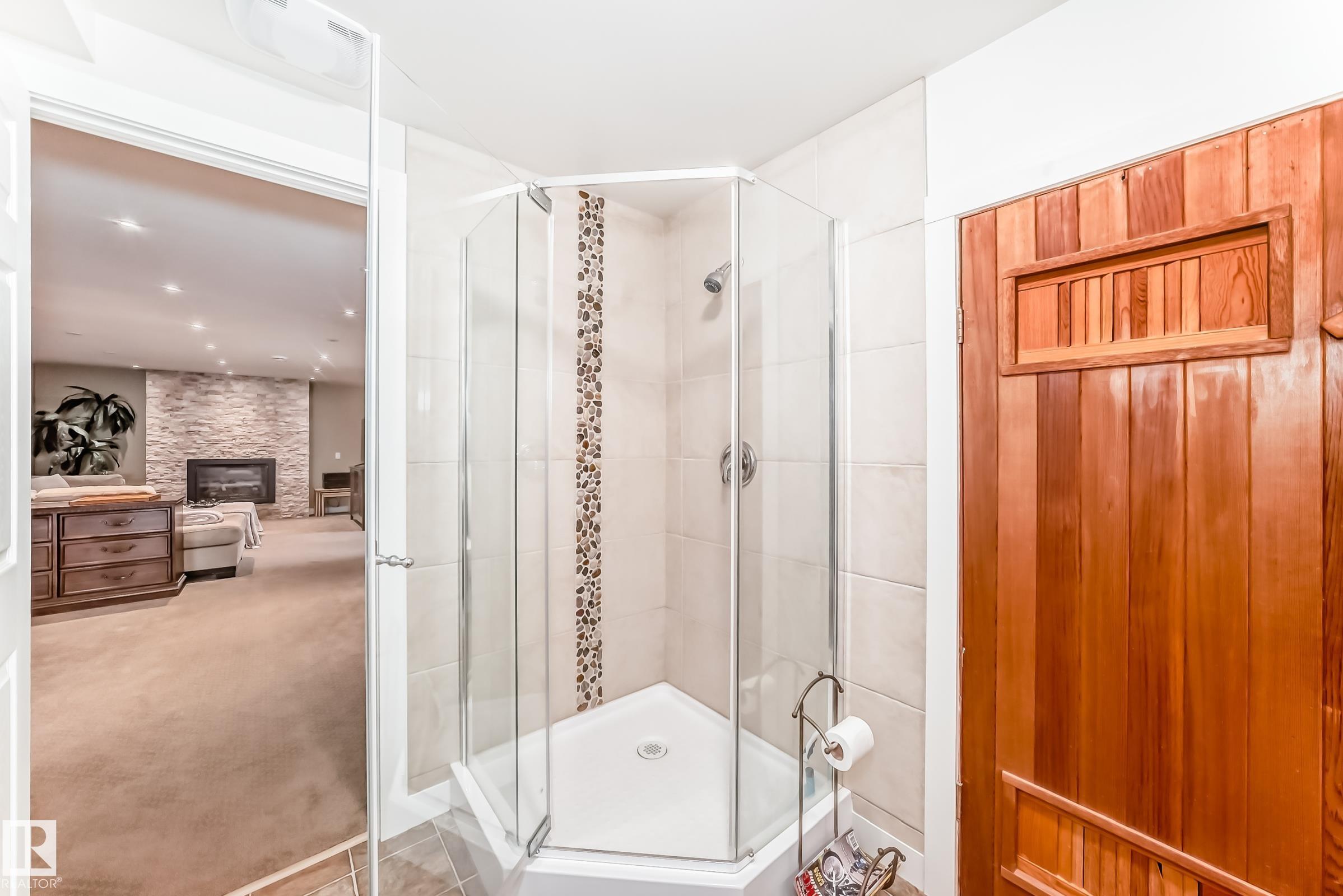 Photo 39 at 10811 43 Avenue NW, Rideau Park, Edmonton