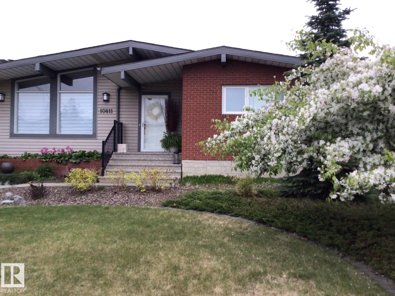 Photo 49 at 10811 43 Avenue NW, Rideau Park, Edmonton