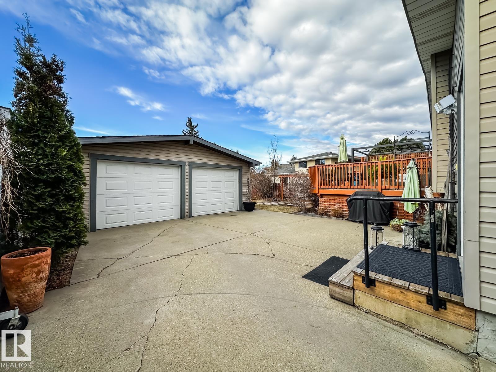 Photo 55 at 10811 43 Avenue NW, Rideau Park, Edmonton