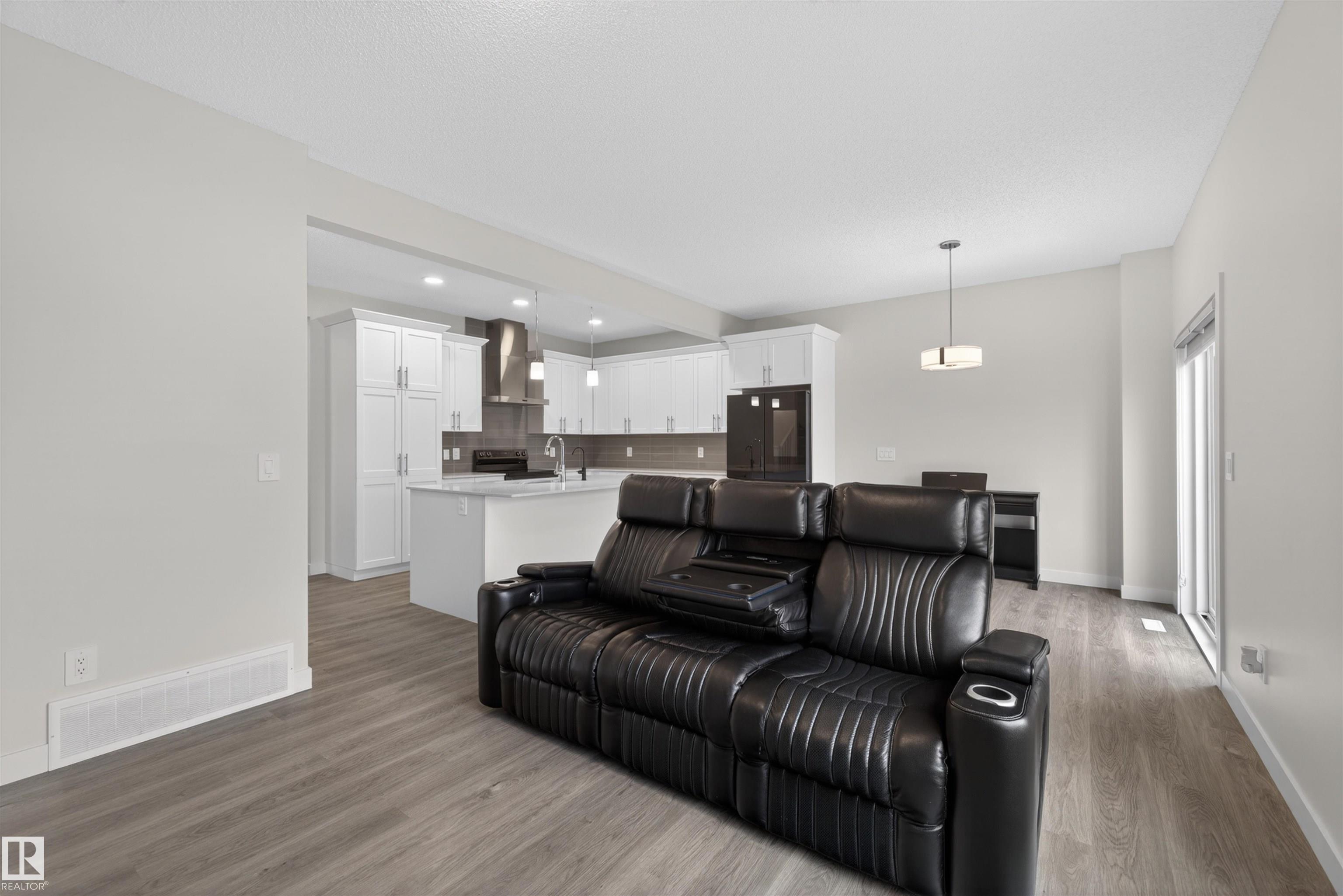 Photo 11 at 3471 Cameron Heights Cove NW, Cameron Heights, Edmonton