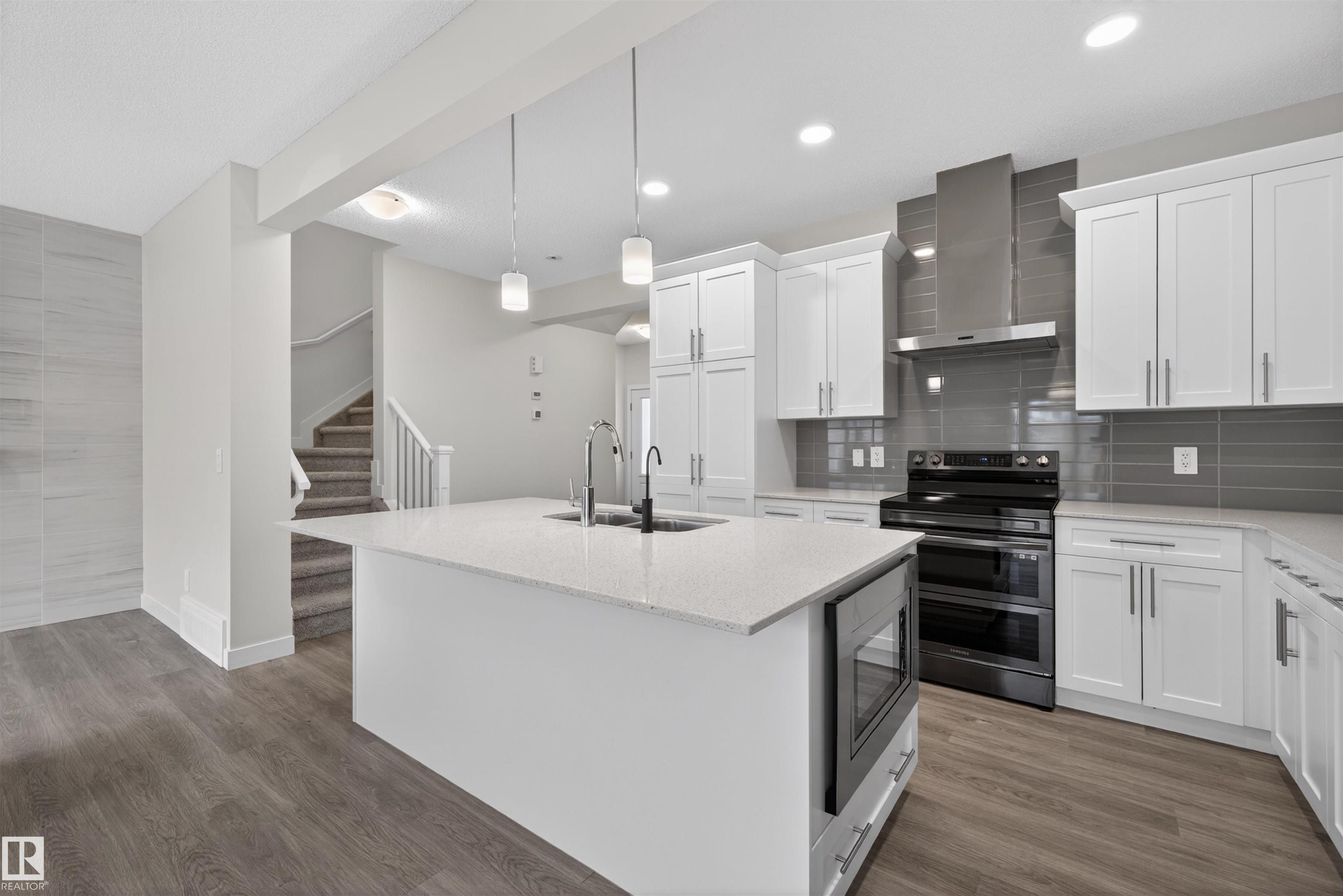 Photo 7 at 3471 Cameron Heights Cove NW, Cameron Heights, Edmonton