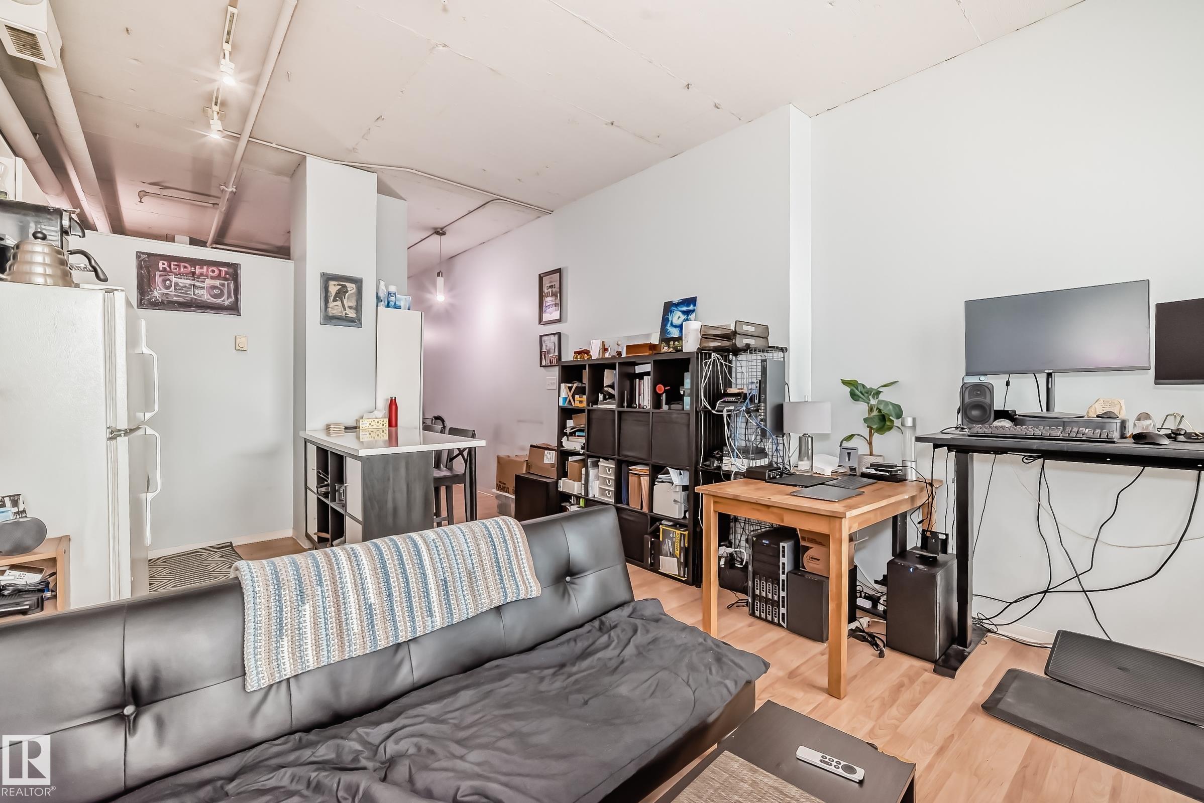 Picture for #1207 10024 JASPER AV NW