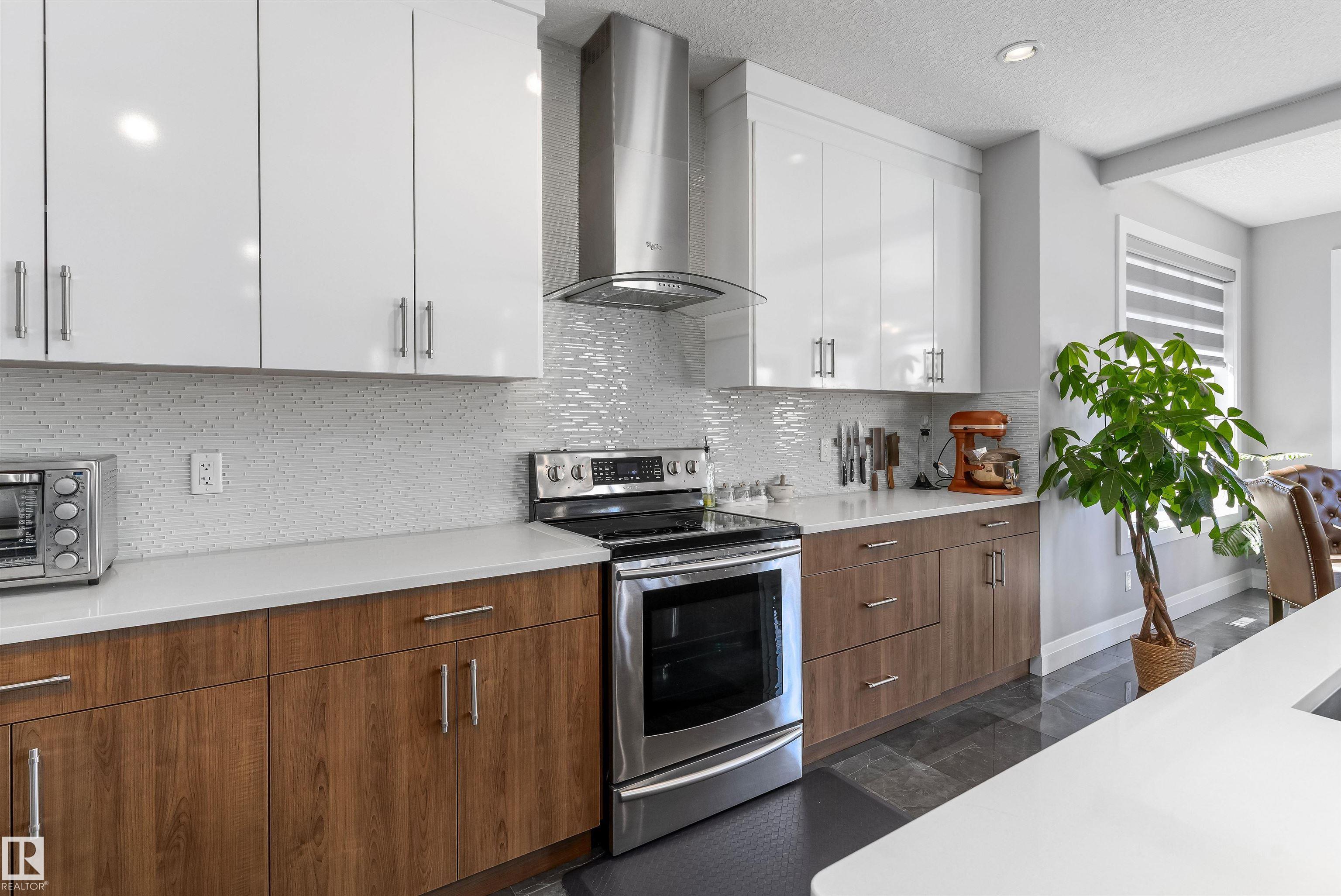 Photo 7 at 18096 89 Street NW, Klarvatten, Edmonton